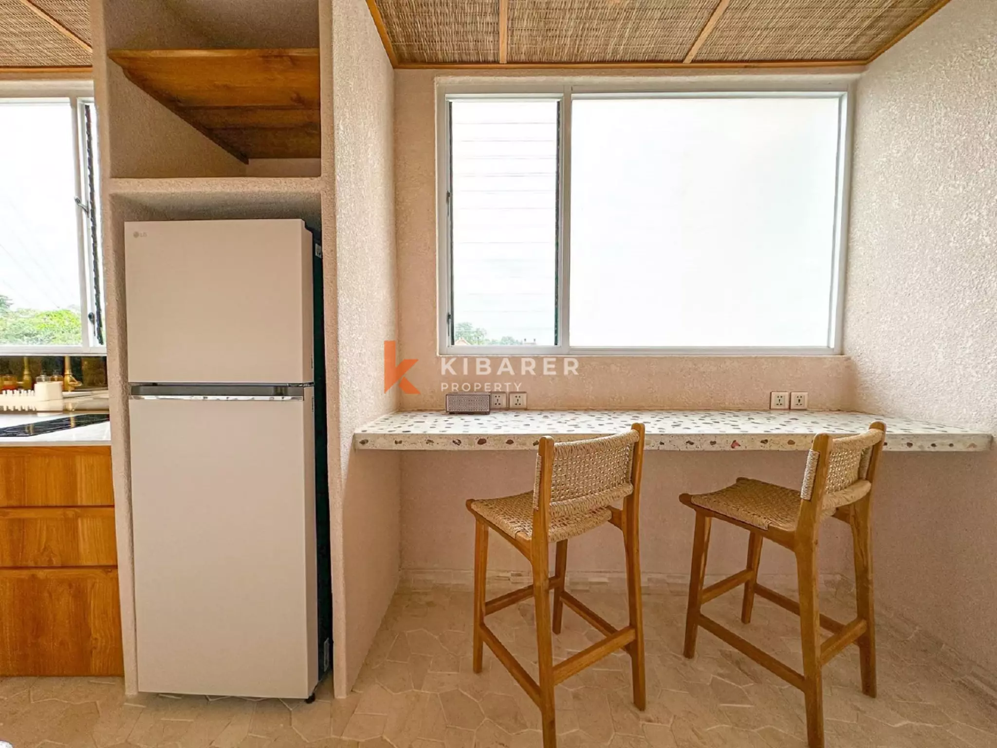 Detailed Modern Design One-Bedroom Apartment in Tumbak Bayuh