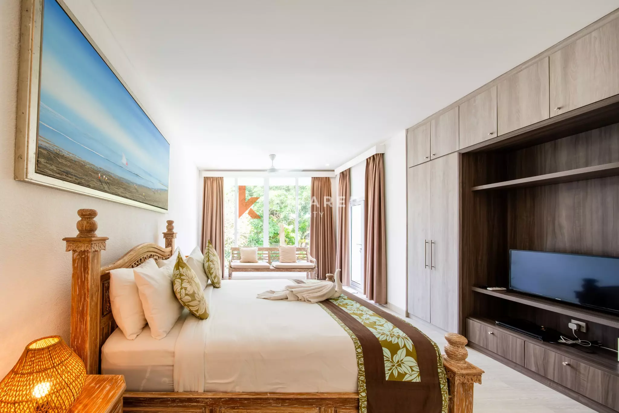 Elegant Four-Bedroom Tropical Villa with Private Pool and Lush Garden in Batu Belig