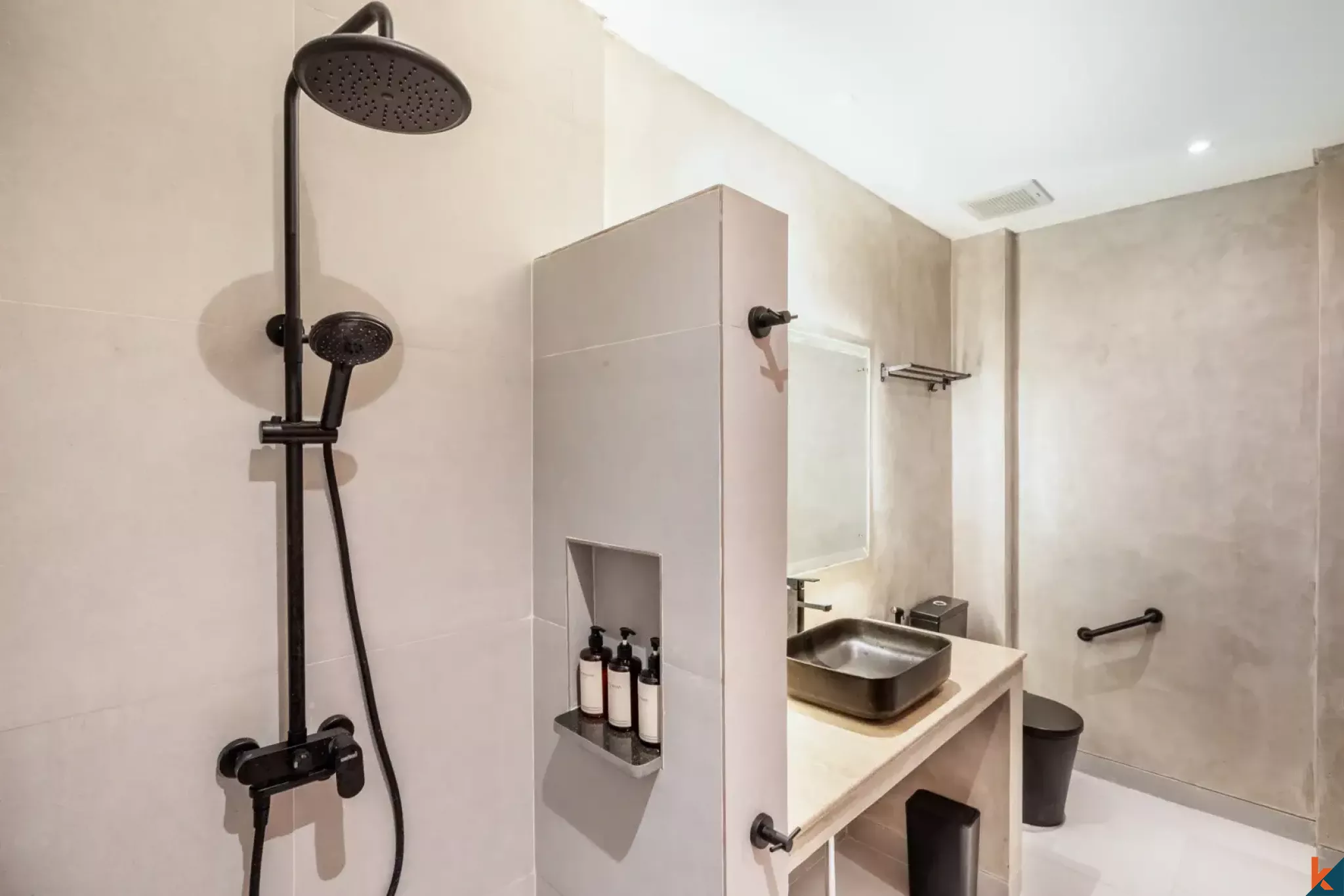 Brand New Fantastic Three Bedroom Long Leasehold Property Close to Legian Beach