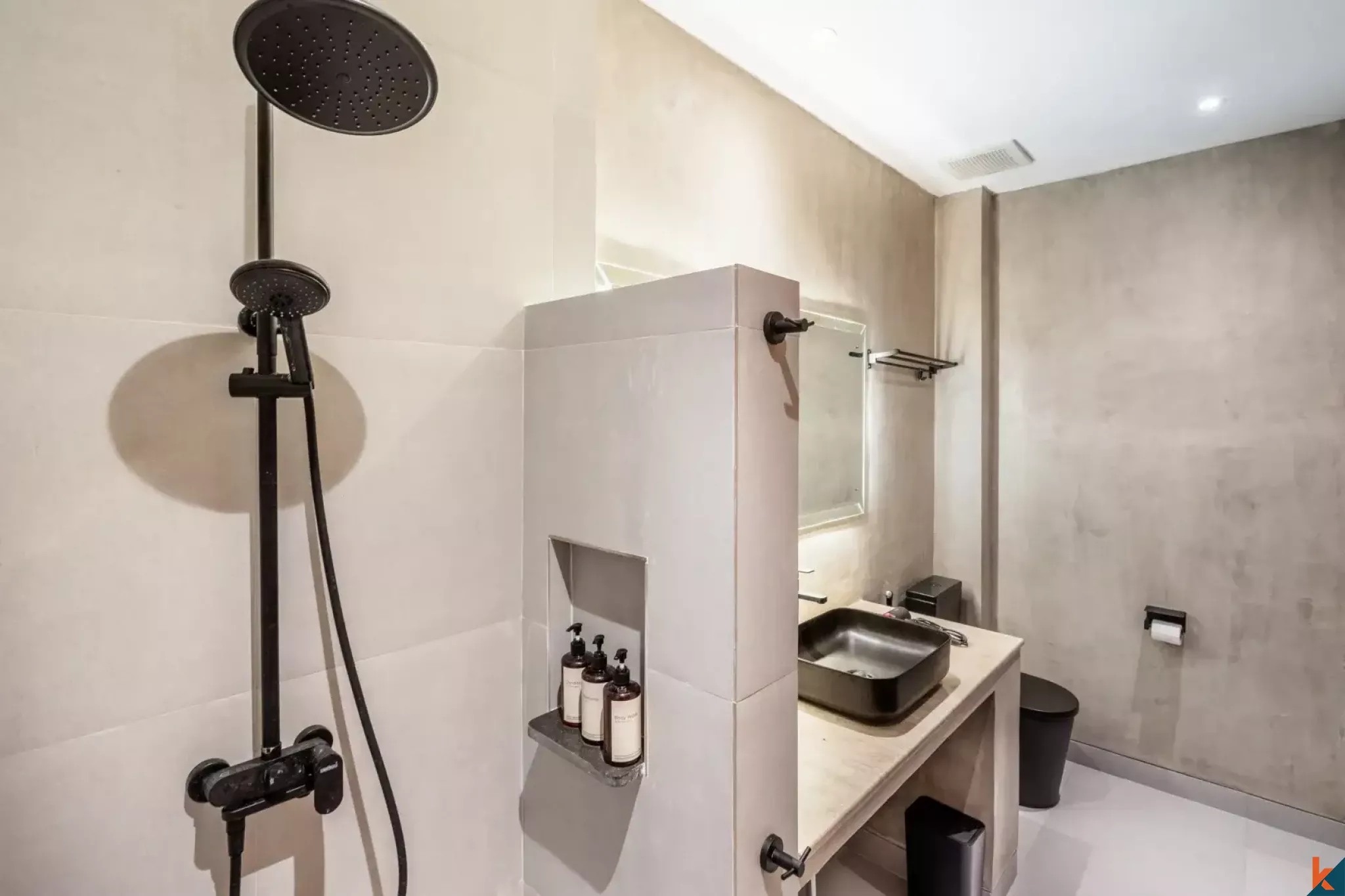 Brand New Fantastic Three Bedroom Long Leasehold Property Close to Legian Beach