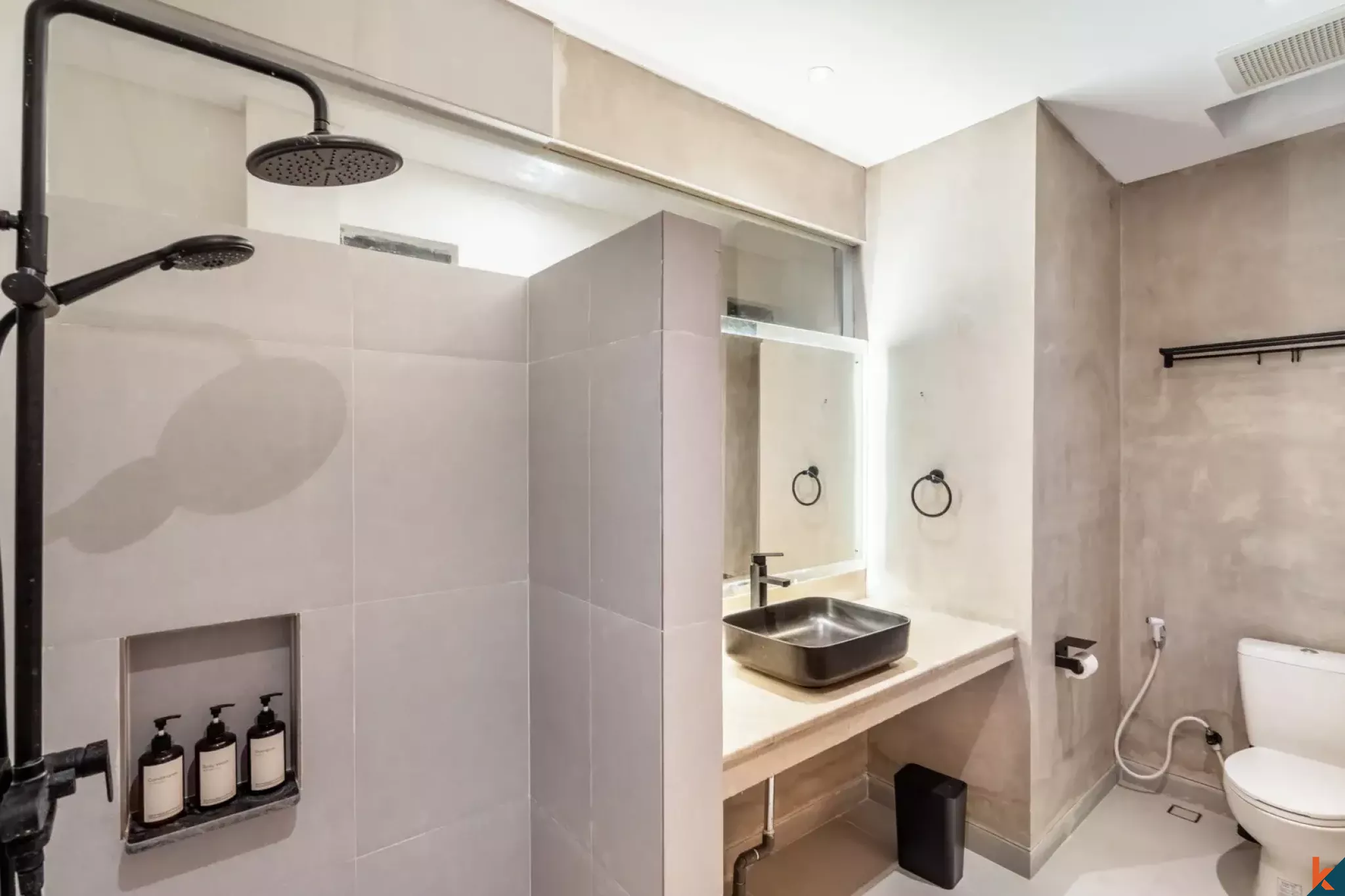 Brand New Fantastic Three Bedroom Long Leasehold Property Close to Legian Beach
