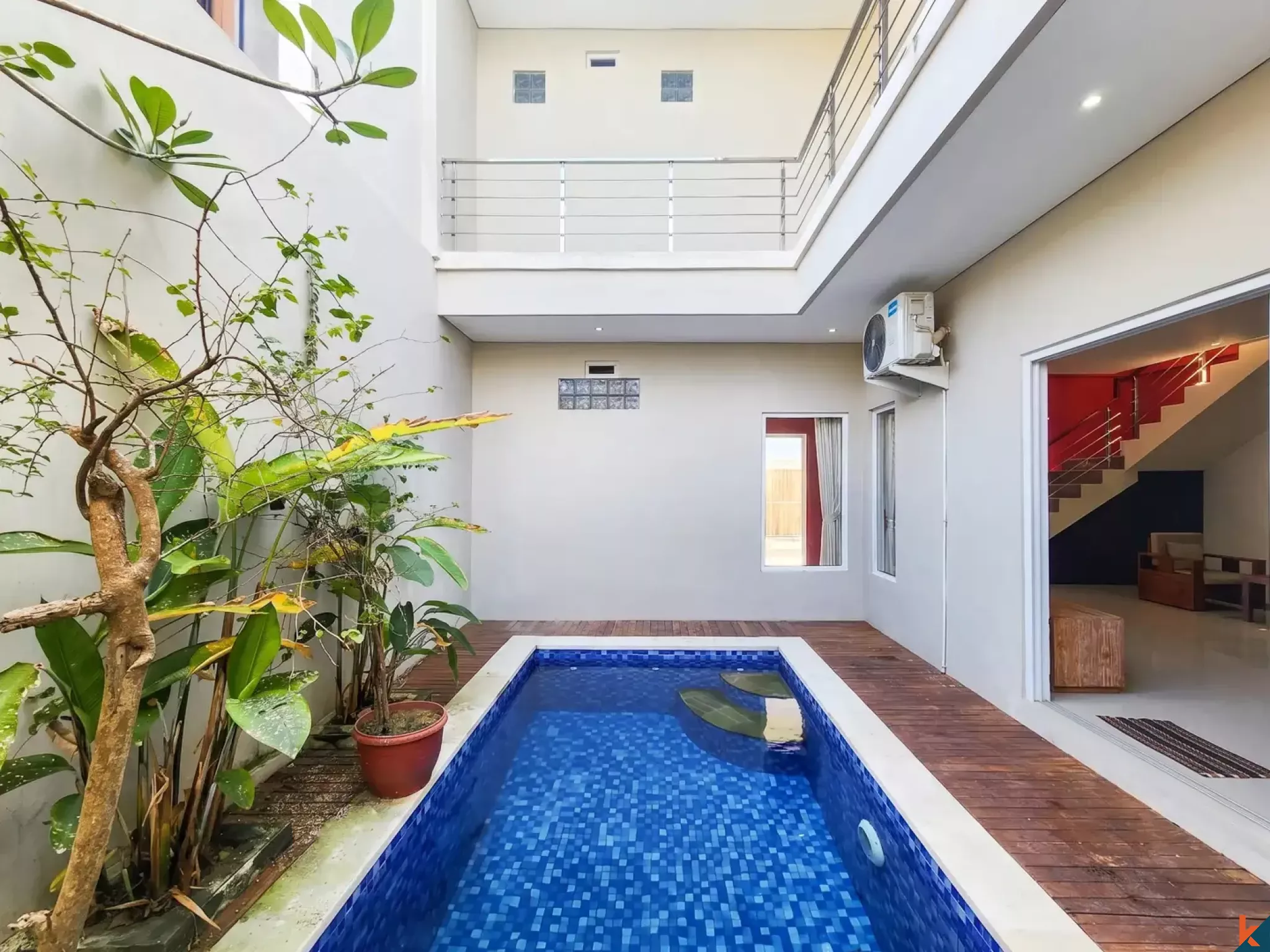 New Freehold Three Bedrooms Townhouse for Sale in Residential Area of Munggu