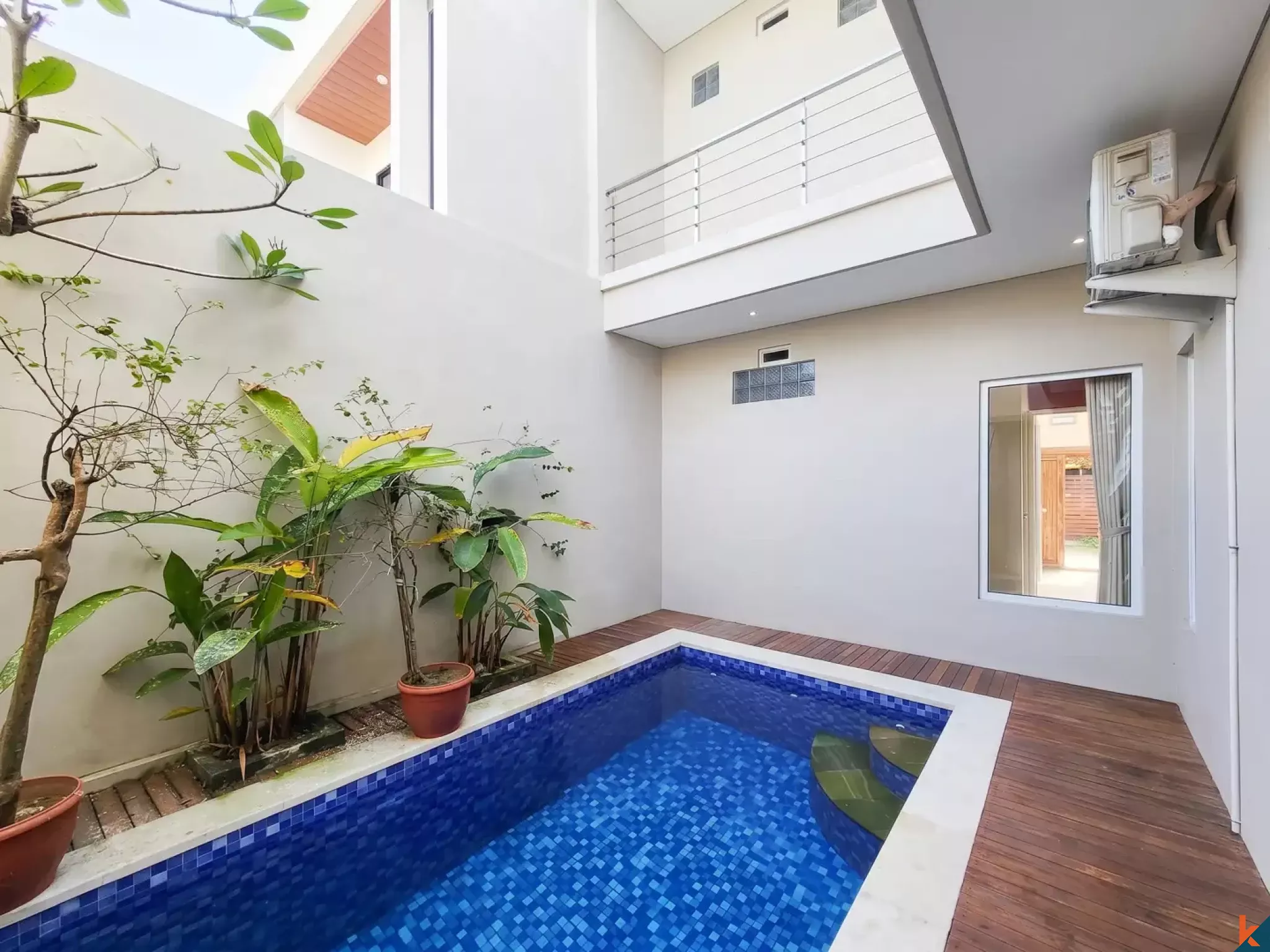 New Freehold Three Bedrooms Townhouse for Sale in Residential Area of Munggu