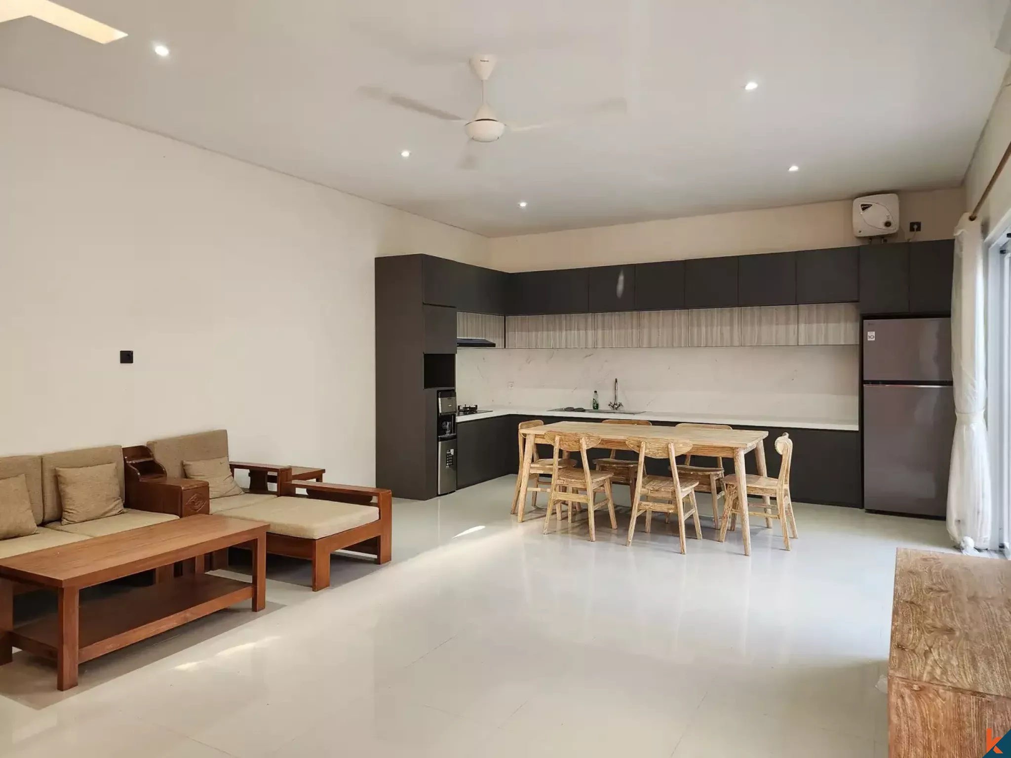 New Freehold Three Bedrooms Townhouse for Sale in Residential Area of Munggu