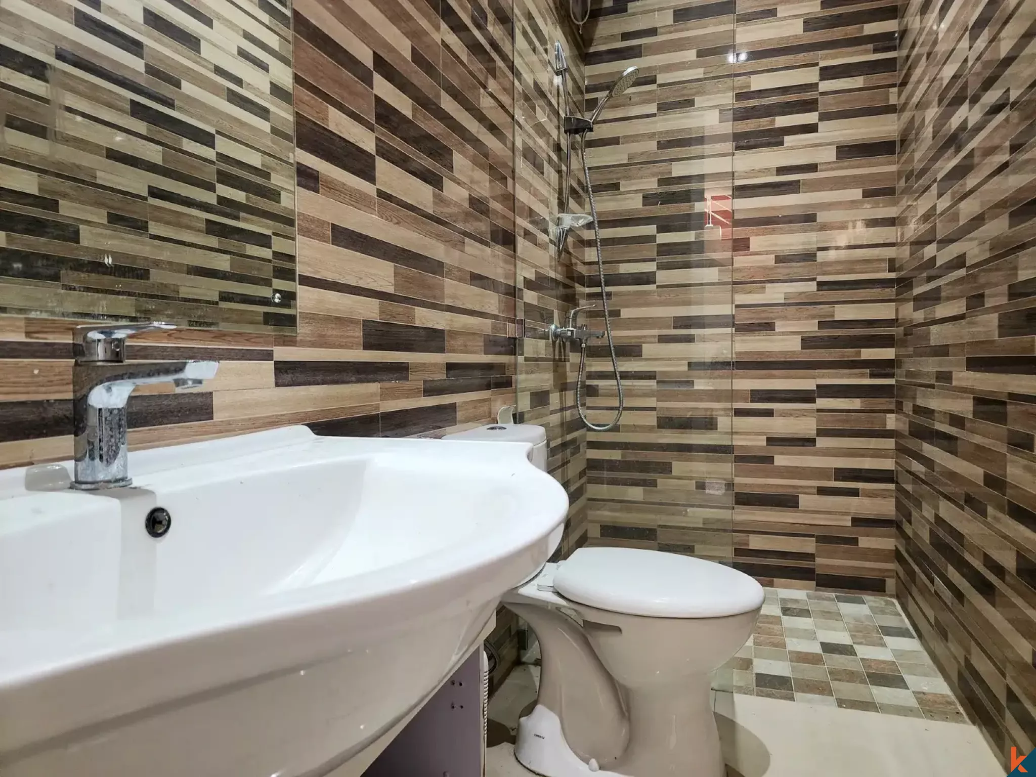 New Freehold Three Bedrooms Townhouse for Sale in Residential Area of Munggu