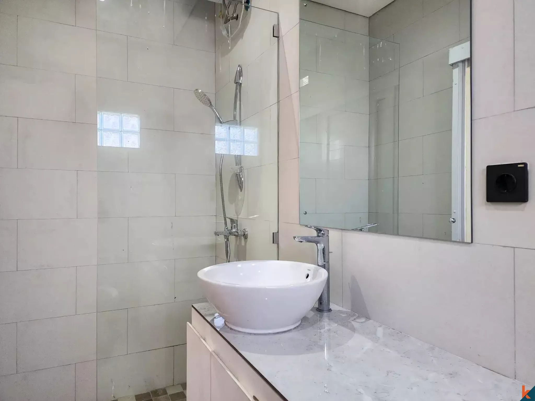 New Freehold Three Bedrooms Townhouse for Sale in Residential Area of Munggu