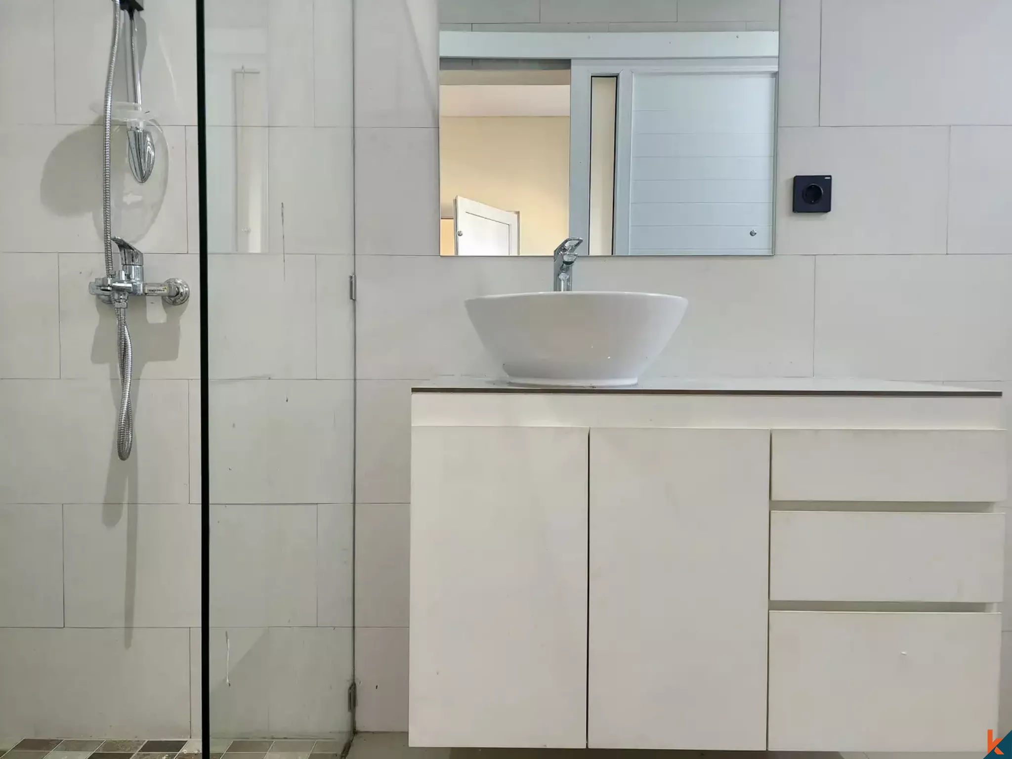 New Freehold Three Bedrooms Townhouse for Sale in Residential Area of Munggu