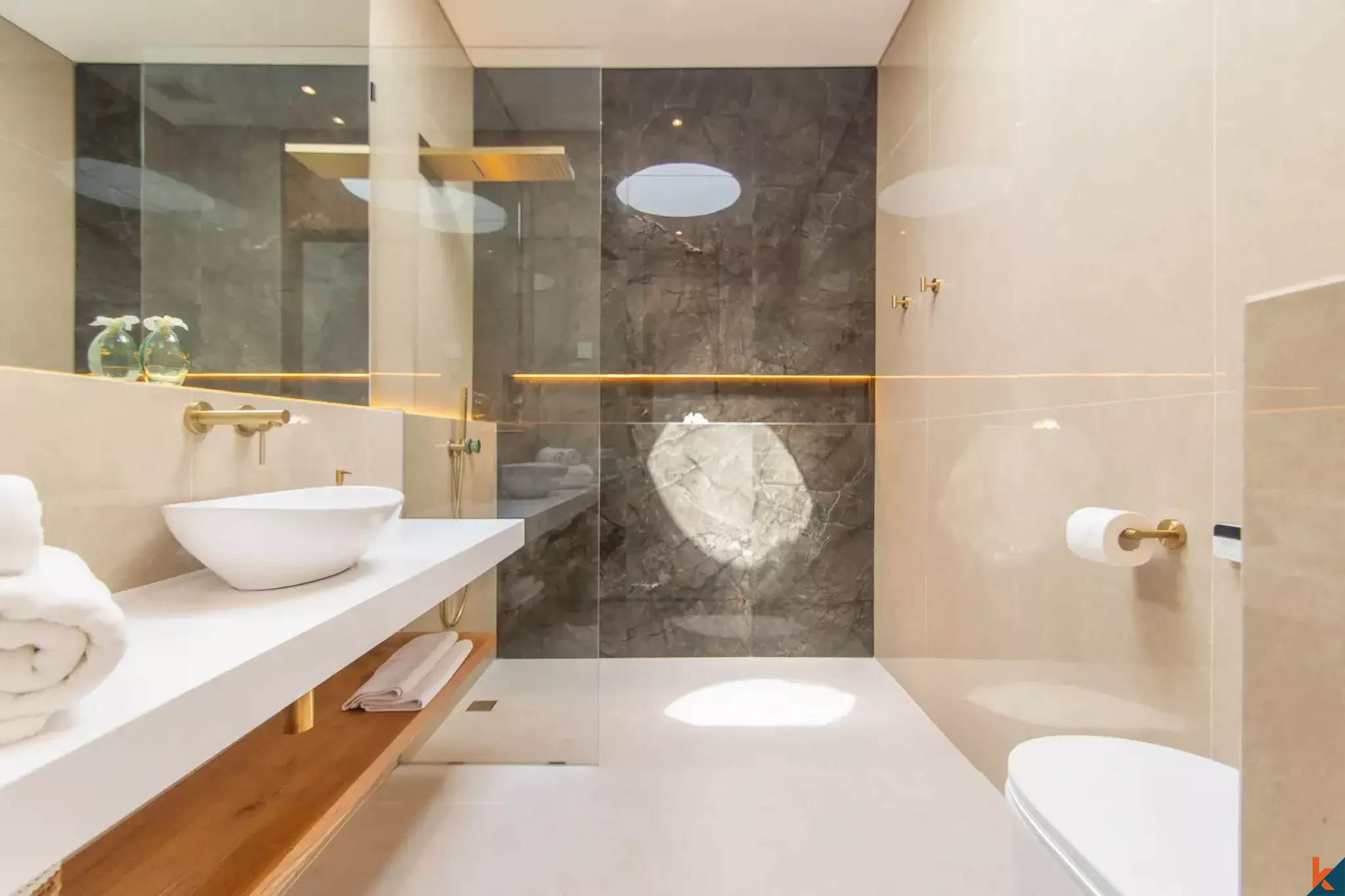 Vila Modern Dua Kamar Tidur yang Disewakan di Sanur