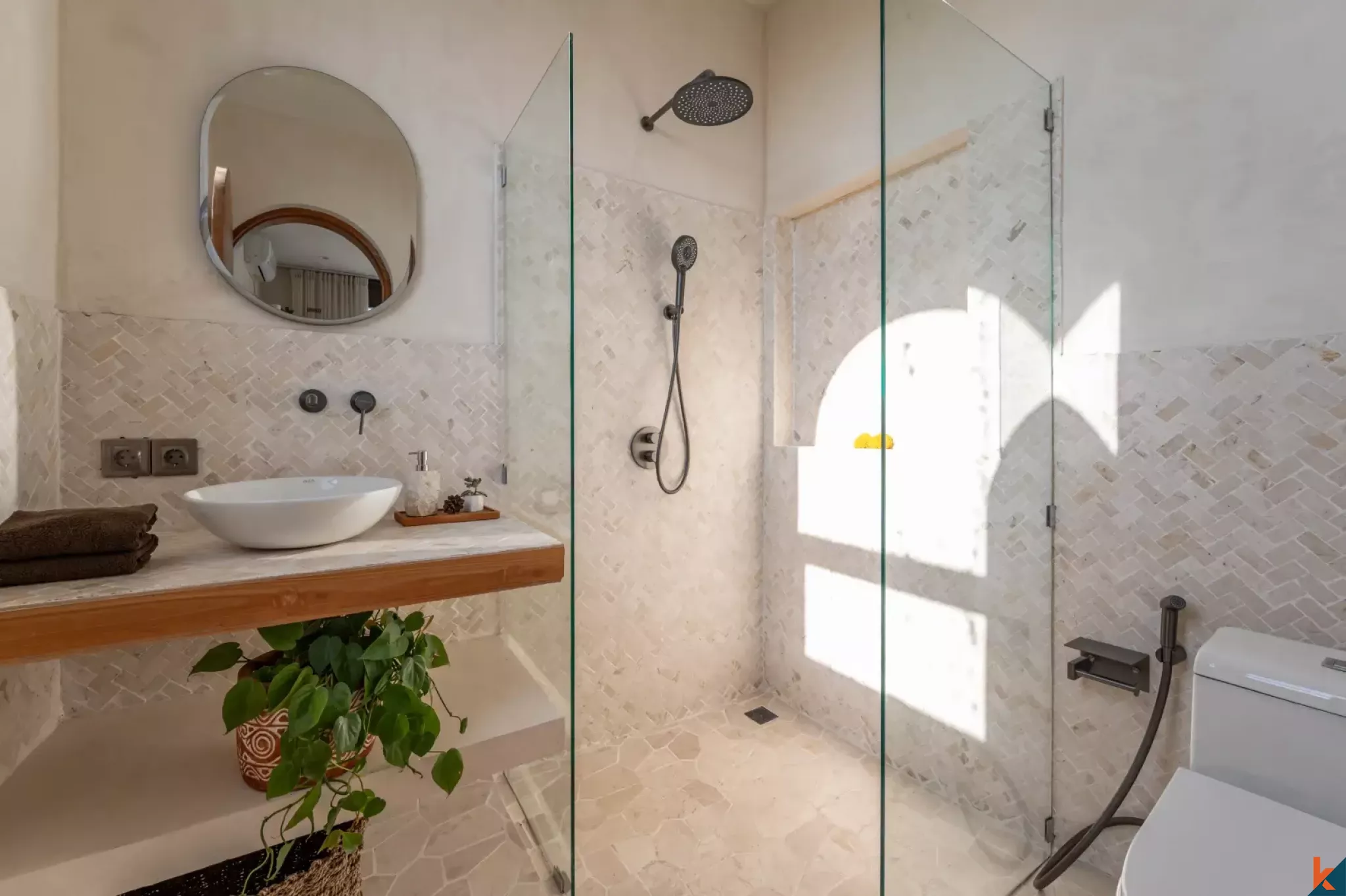Modern Mediterranean Two Bedroom Villa for Lease in Munggu