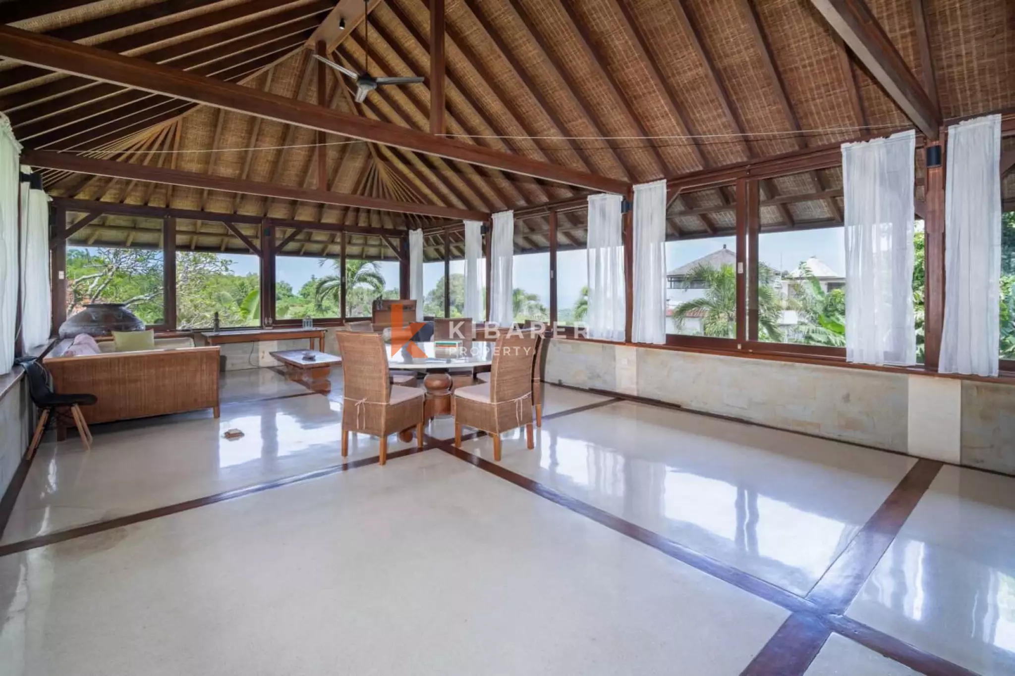 Elegant Tropical Sanctuary – Spacious Four Bedroom Villa in Ungasan