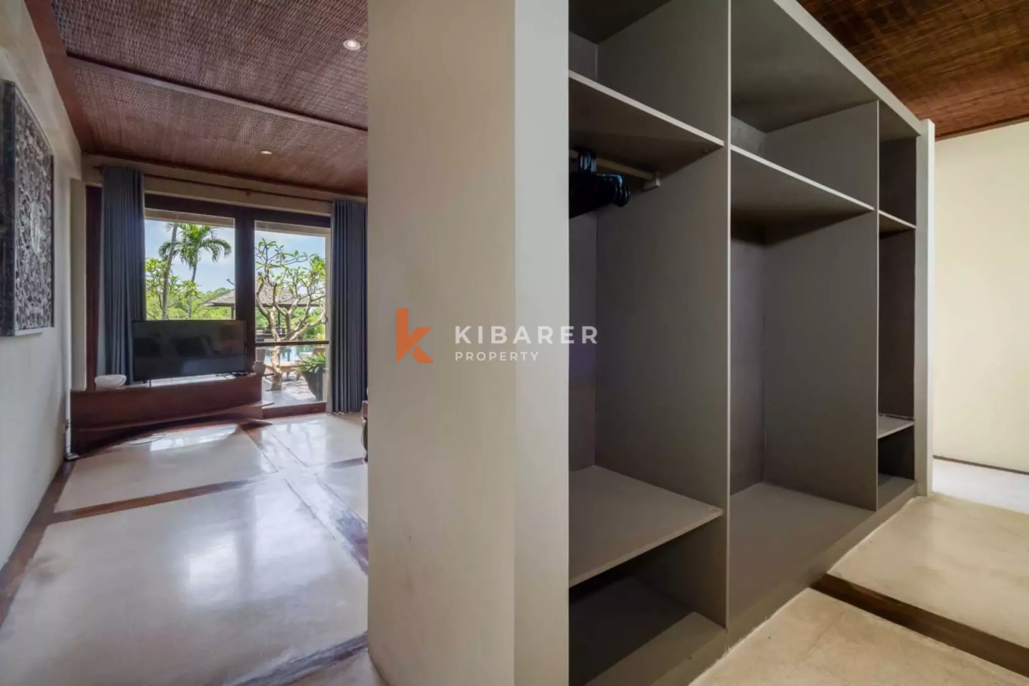 Elegant Tropical Sanctuary – Spacious Four Bedroom Villa in Ungasan