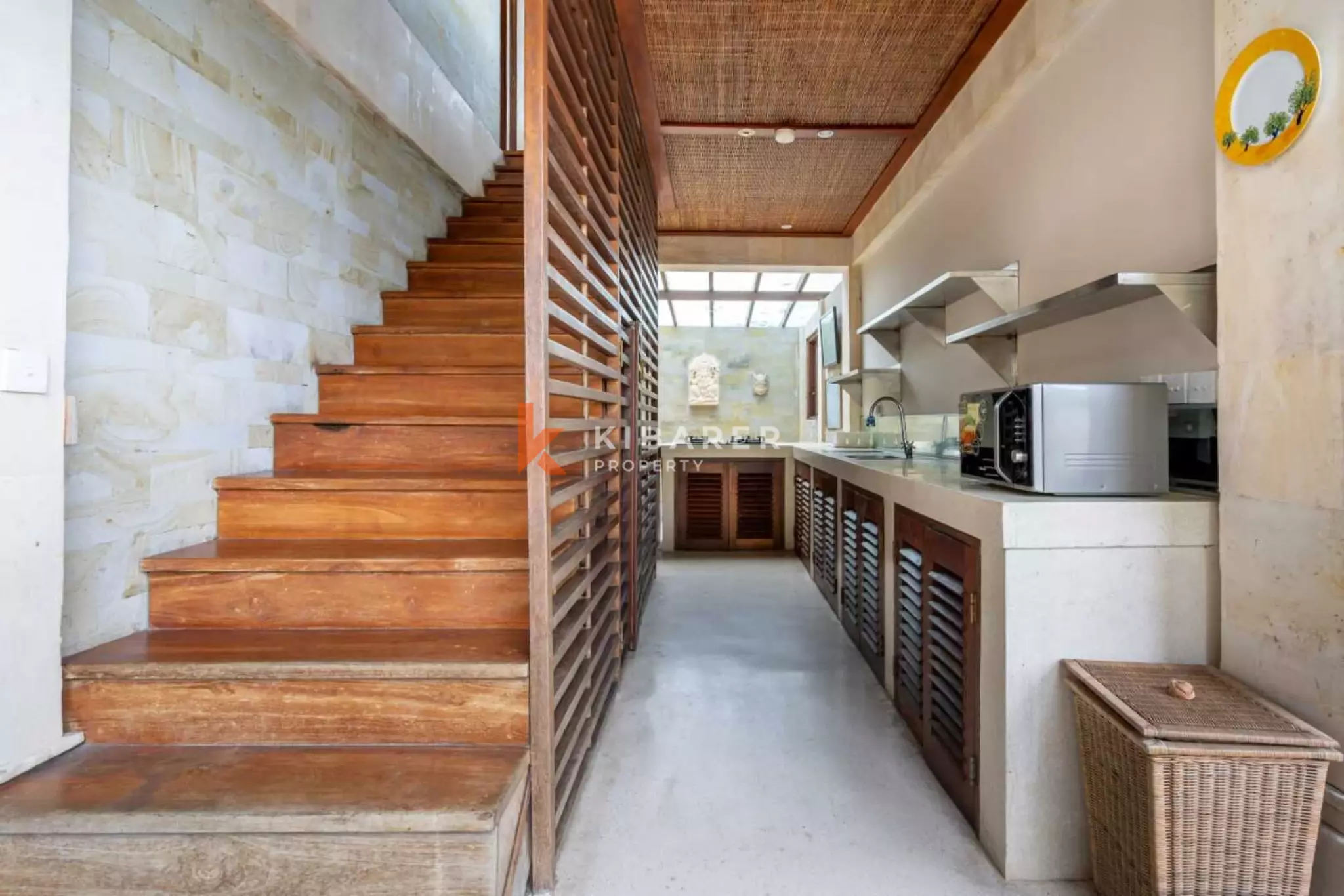 Elegant Tropical Sanctuary – Spacious Four Bedroom Villa in Ungasan