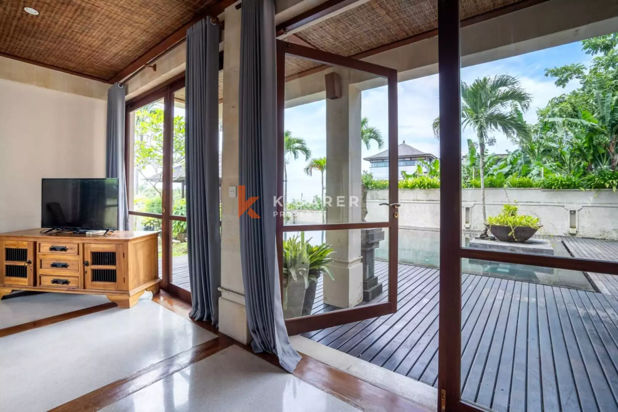 Elegant Tropical Sanctuary – Spacious Four Bedroom Villa in Ungasan