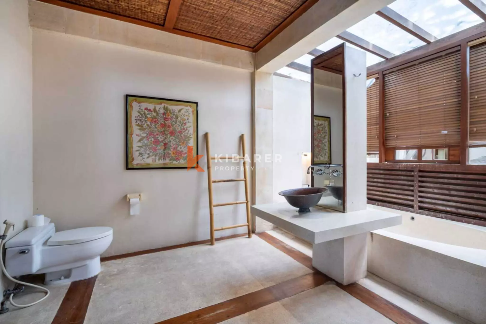 Elegant Tropical Sanctuary – Spacious Four Bedroom Villa in Ungasan