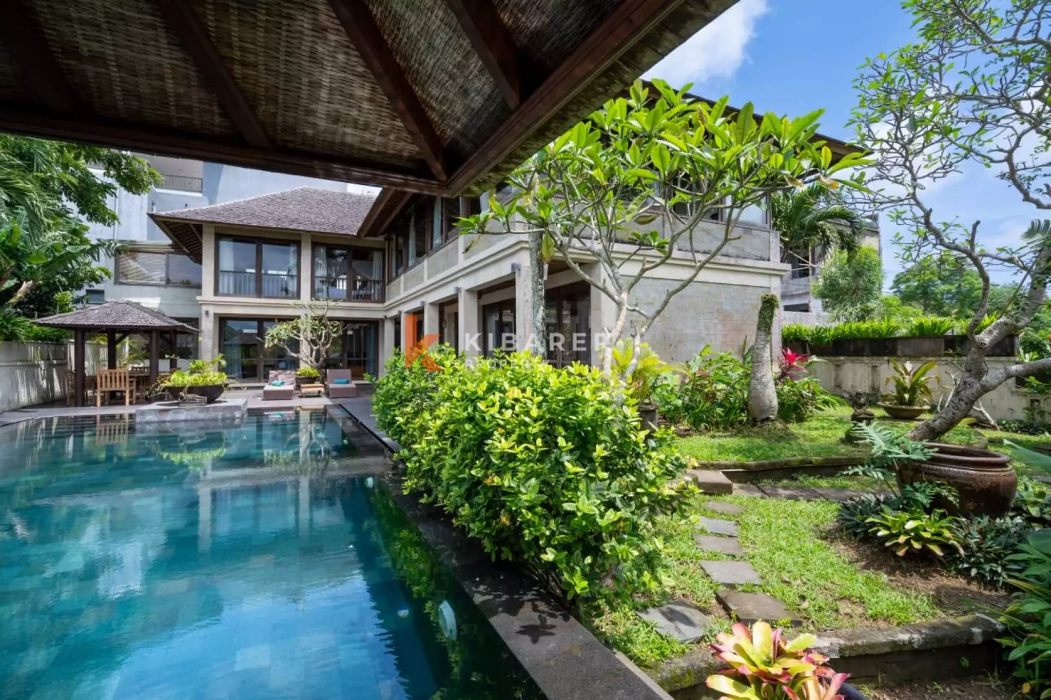 Elegant Tropical Sanctuary – Spacious Four Bedroom Villa in Ungasan