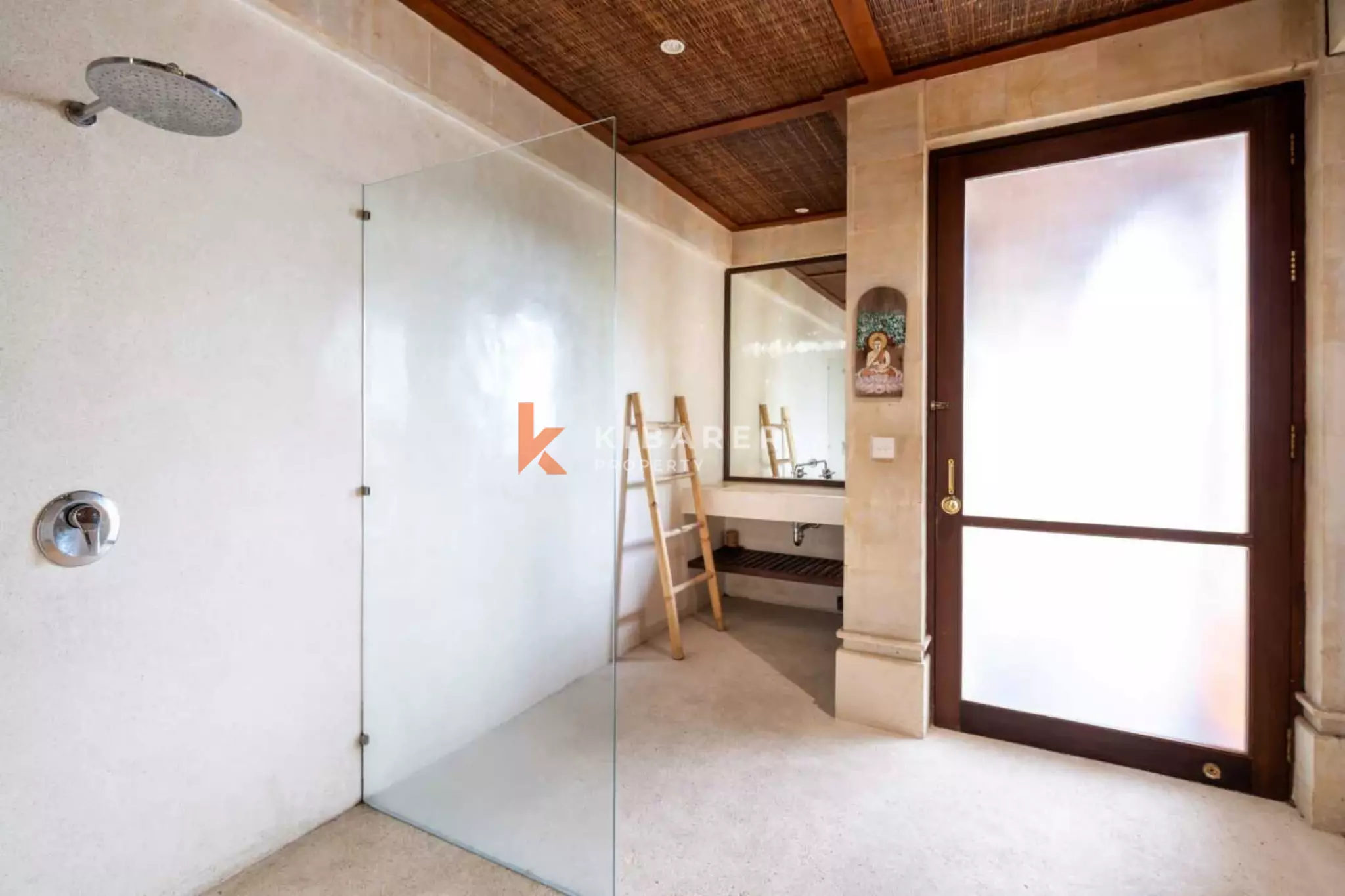 Elegant Tropical Sanctuary – Spacious Four Bedroom Villa in Ungasan