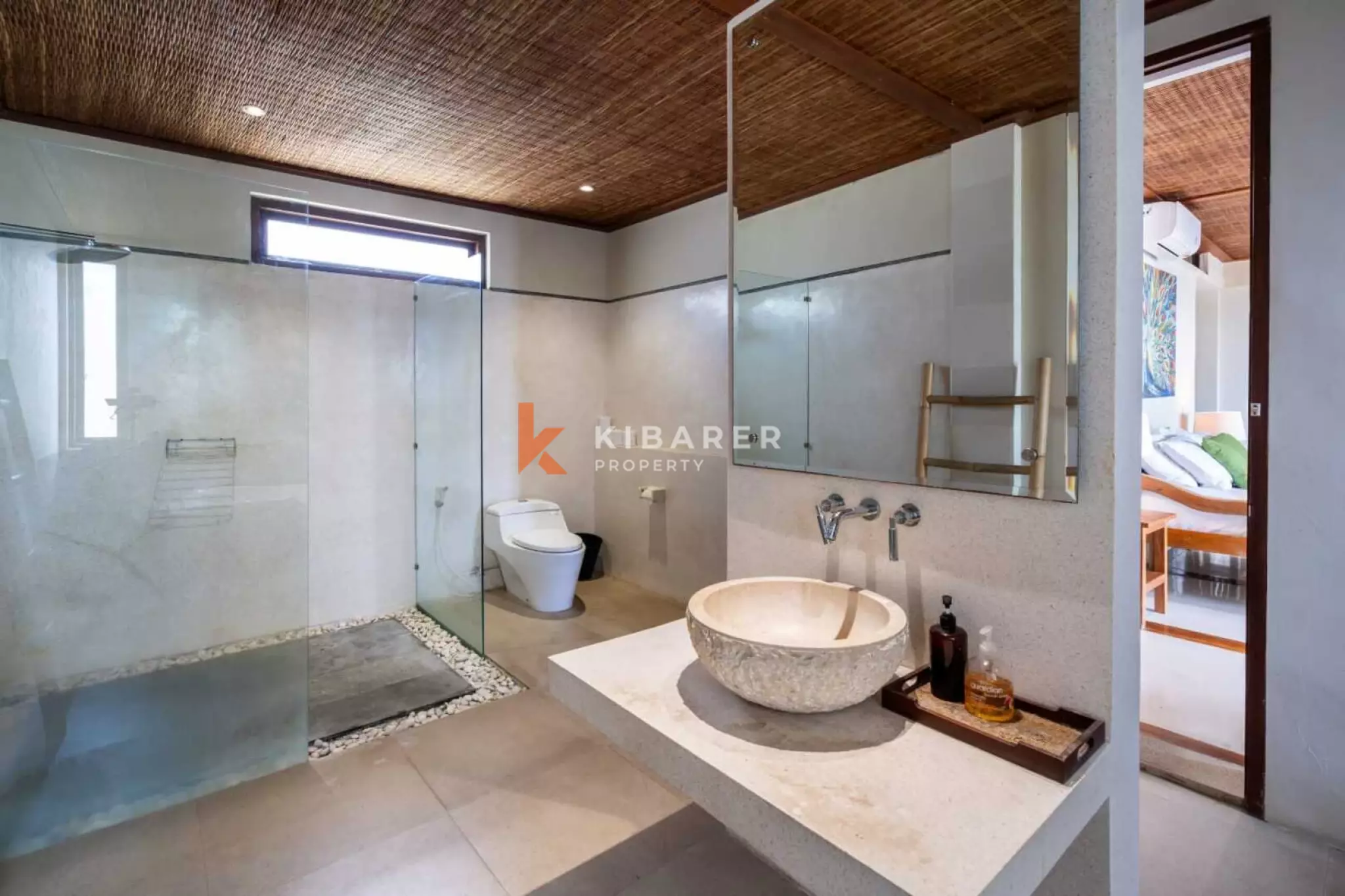 Elegant Tropical Sanctuary – Spacious Four Bedroom Villa in Ungasan