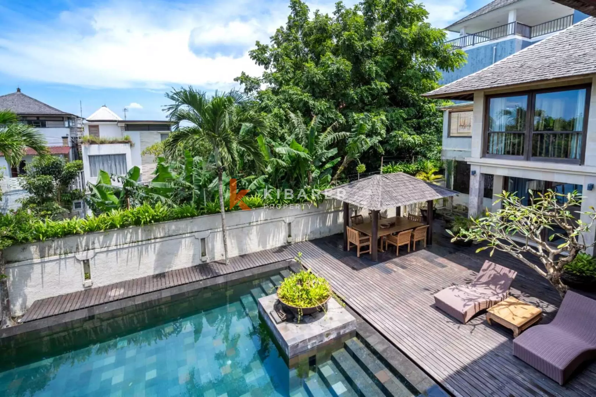Elegant Tropical Sanctuary – Spacious Four Bedroom Villa in Ungasan