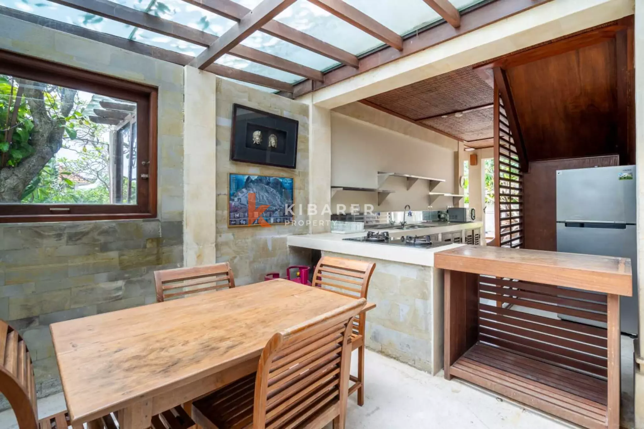 Elegant Tropical Sanctuary – Spacious Four Bedroom Villa in Ungasan