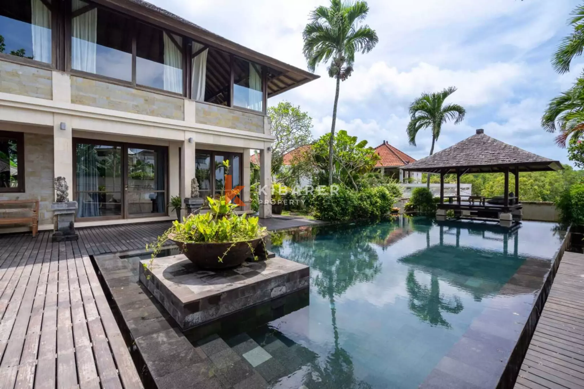Elegant Tropical Sanctuary – Spacious Four Bedroom Villa in Ungasan