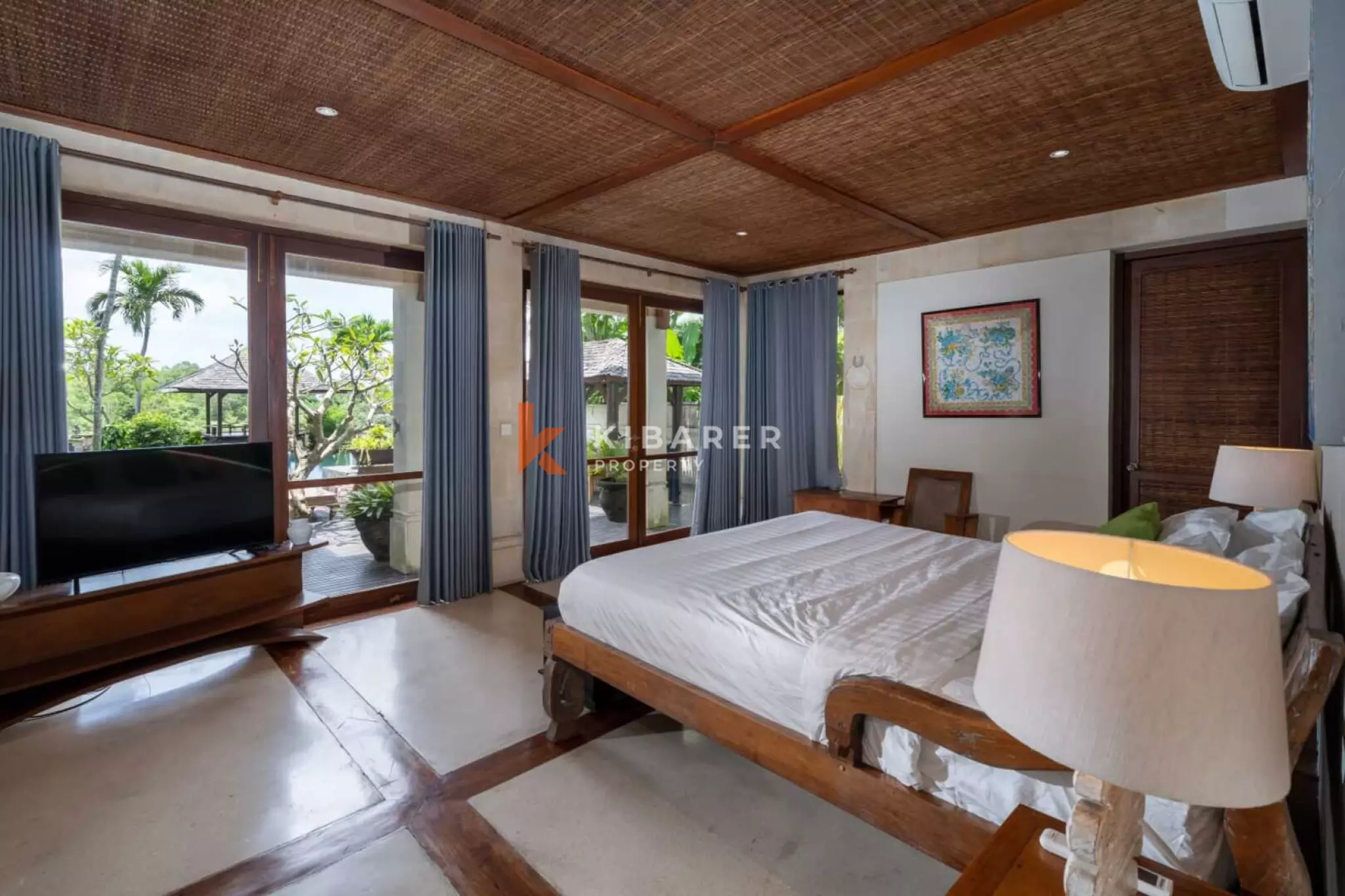 Elegant Tropical Sanctuary – Spacious Four Bedroom Villa in Ungasan