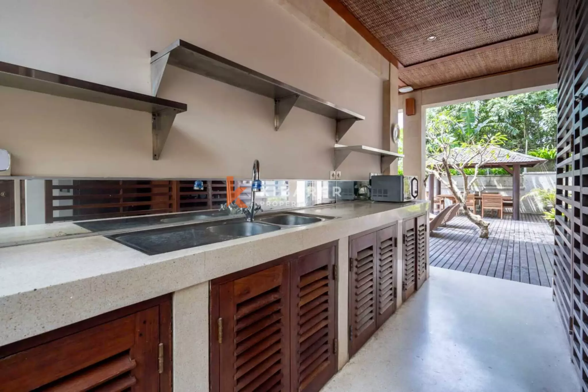 Elegant Tropical Sanctuary – Spacious Four Bedroom Villa in Ungasan