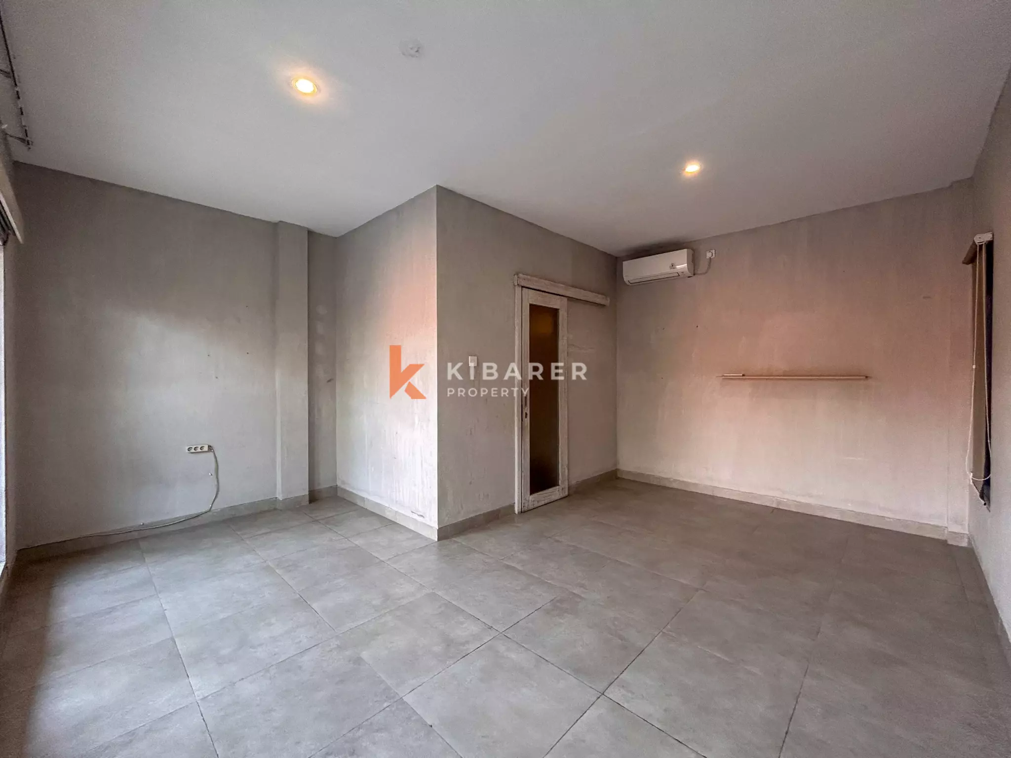 Comfortable Three-Bedroom Unfurnished Family Villa with Open Living Space in Umalas