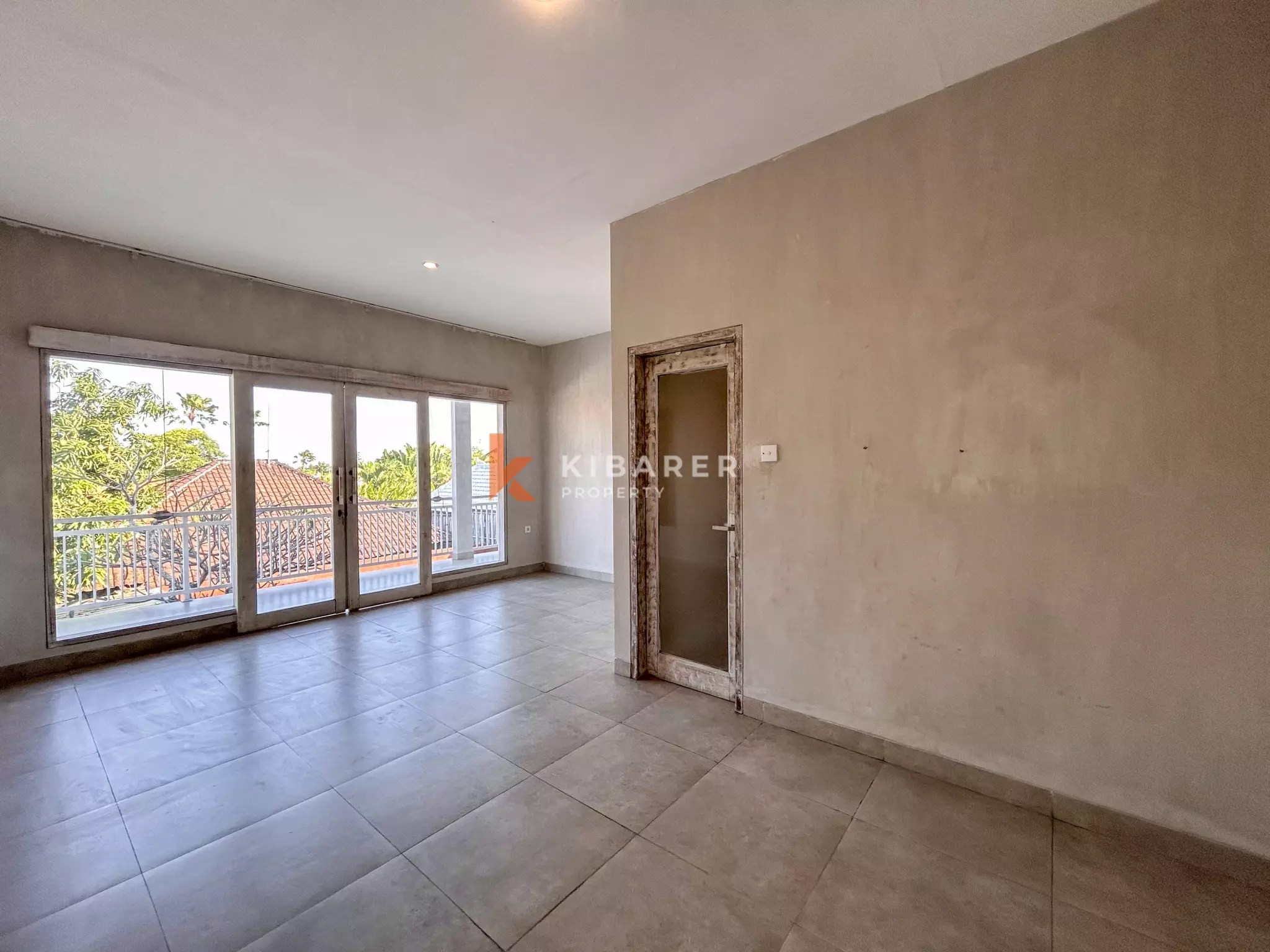 Comfortable Three-Bedroom Unfurnished Family Villa with Open Living Space in Umalas