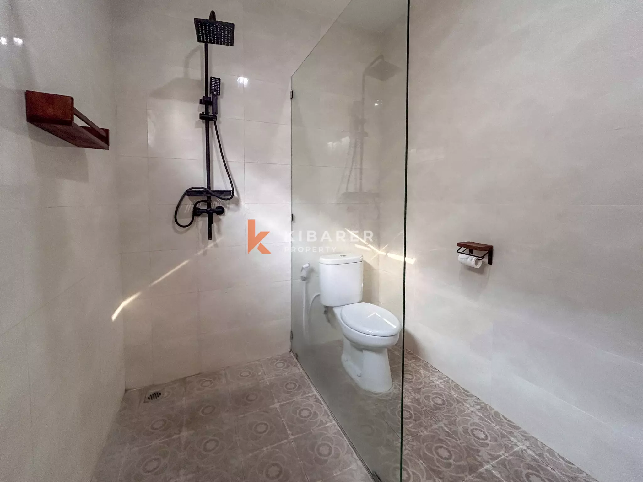 Comfortable Three-Bedroom Unfurnished Family Villa with Open Living Space in Umalas