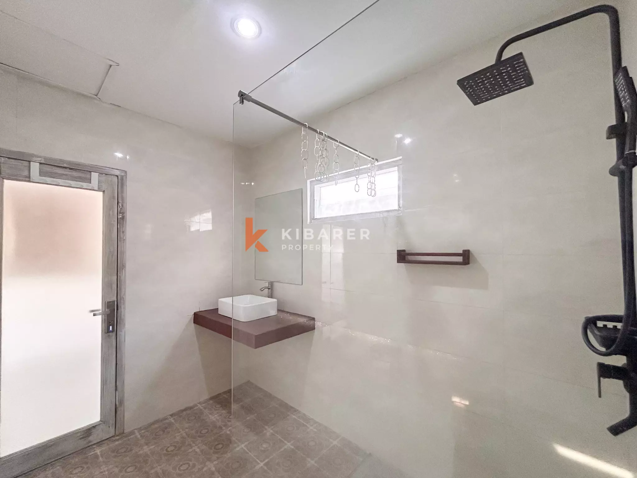 Comfortable Three-Bedroom Unfurnished Family Villa with Open Living Space in Umalas