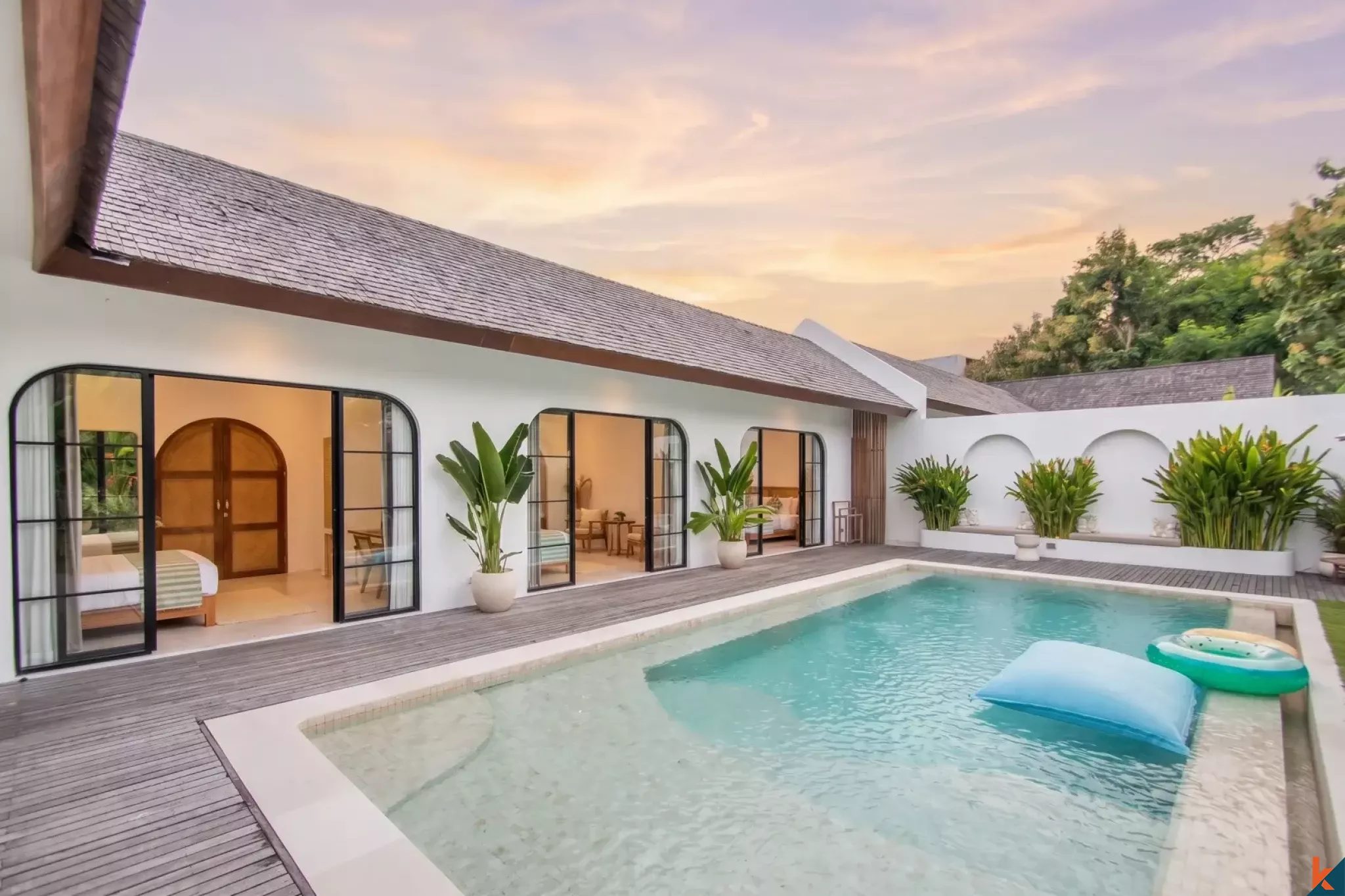 Vila cantik dengan tiga kamar tidur hak milik untuk dijual di Uluwatu