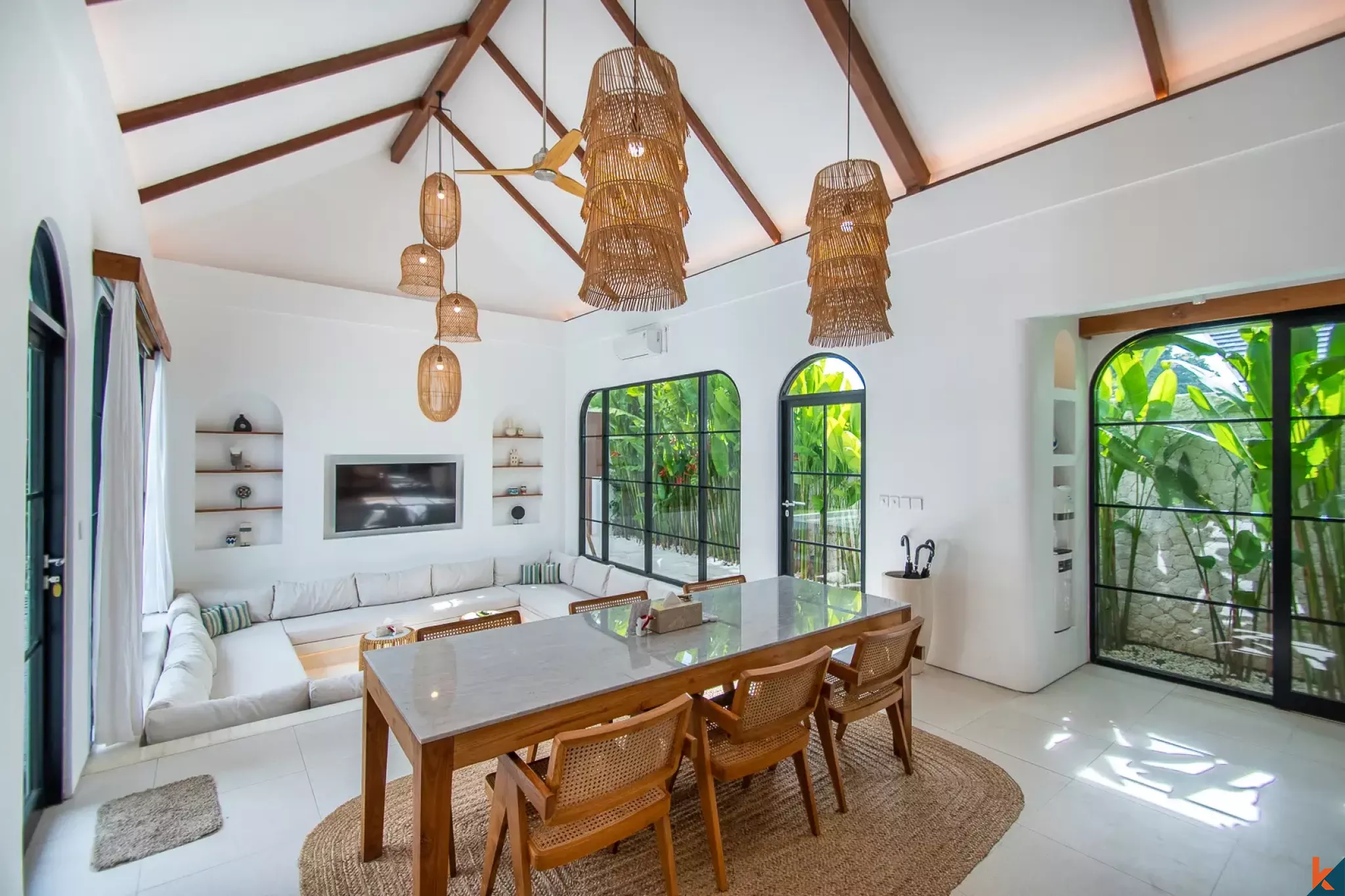 Vila indah dengan tiga kamar tidur hak sewa dijual di Uluwatu