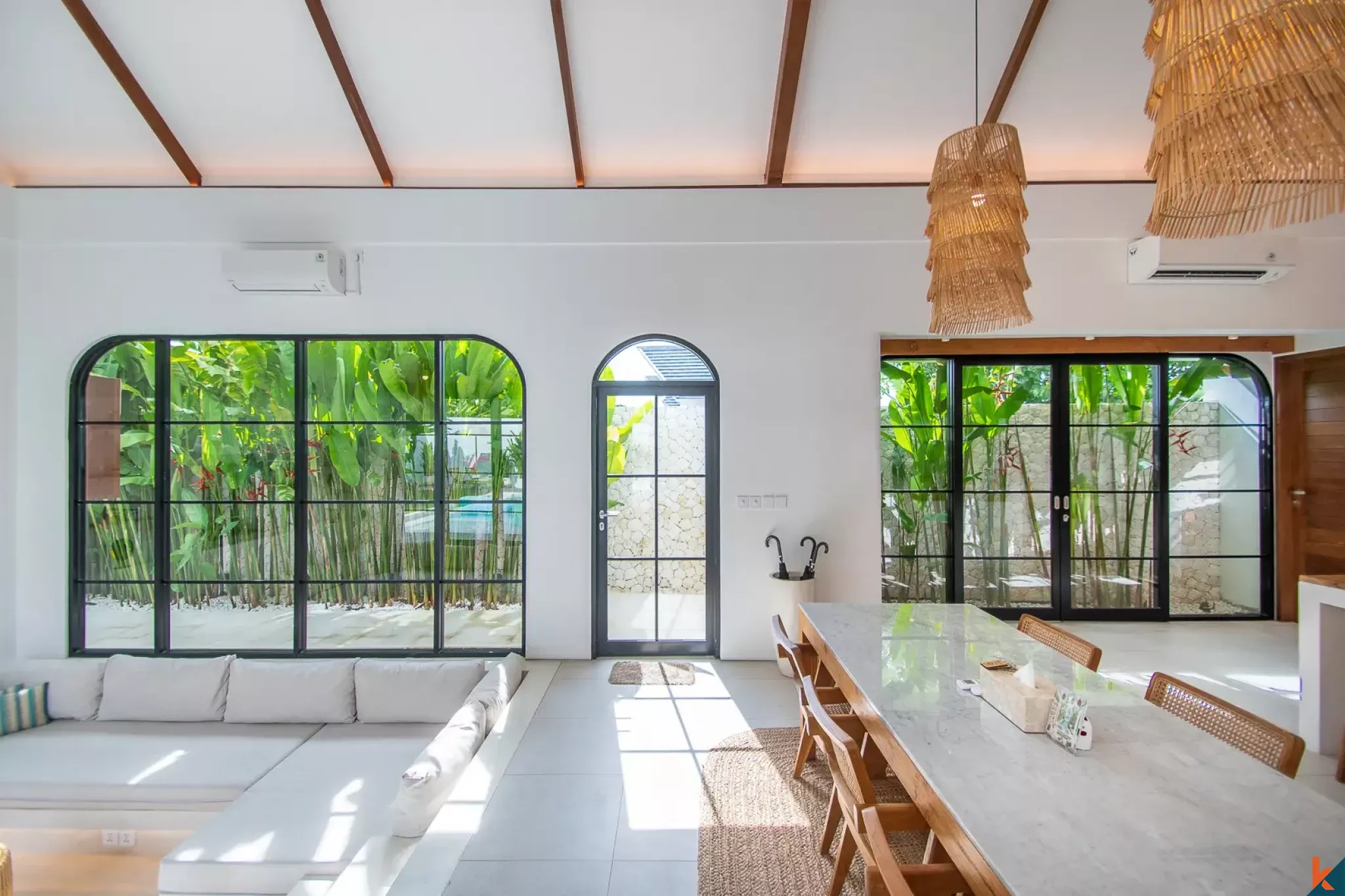 Vila indah dengan tiga kamar tidur hak sewa dijual di Uluwatu