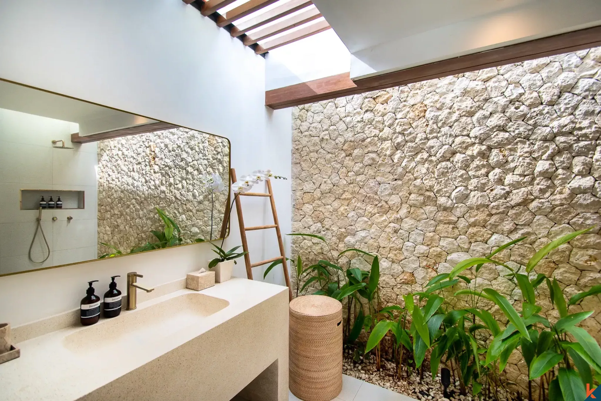 Vila indah dengan tiga kamar tidur hak sewa dijual di Uluwatu