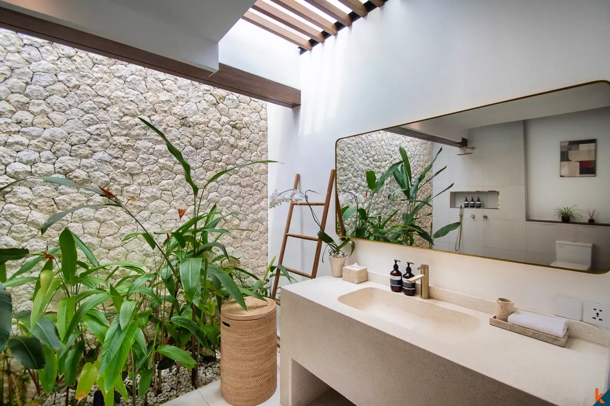 Vila indah dengan tiga kamar tidur hak sewa dijual di Uluwatu