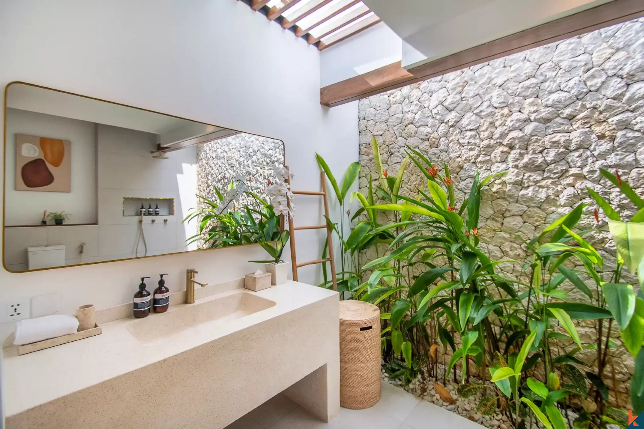 Properti menawan dengan tiga kamar tidur berstatus hak sewa dijual di Uluwatu