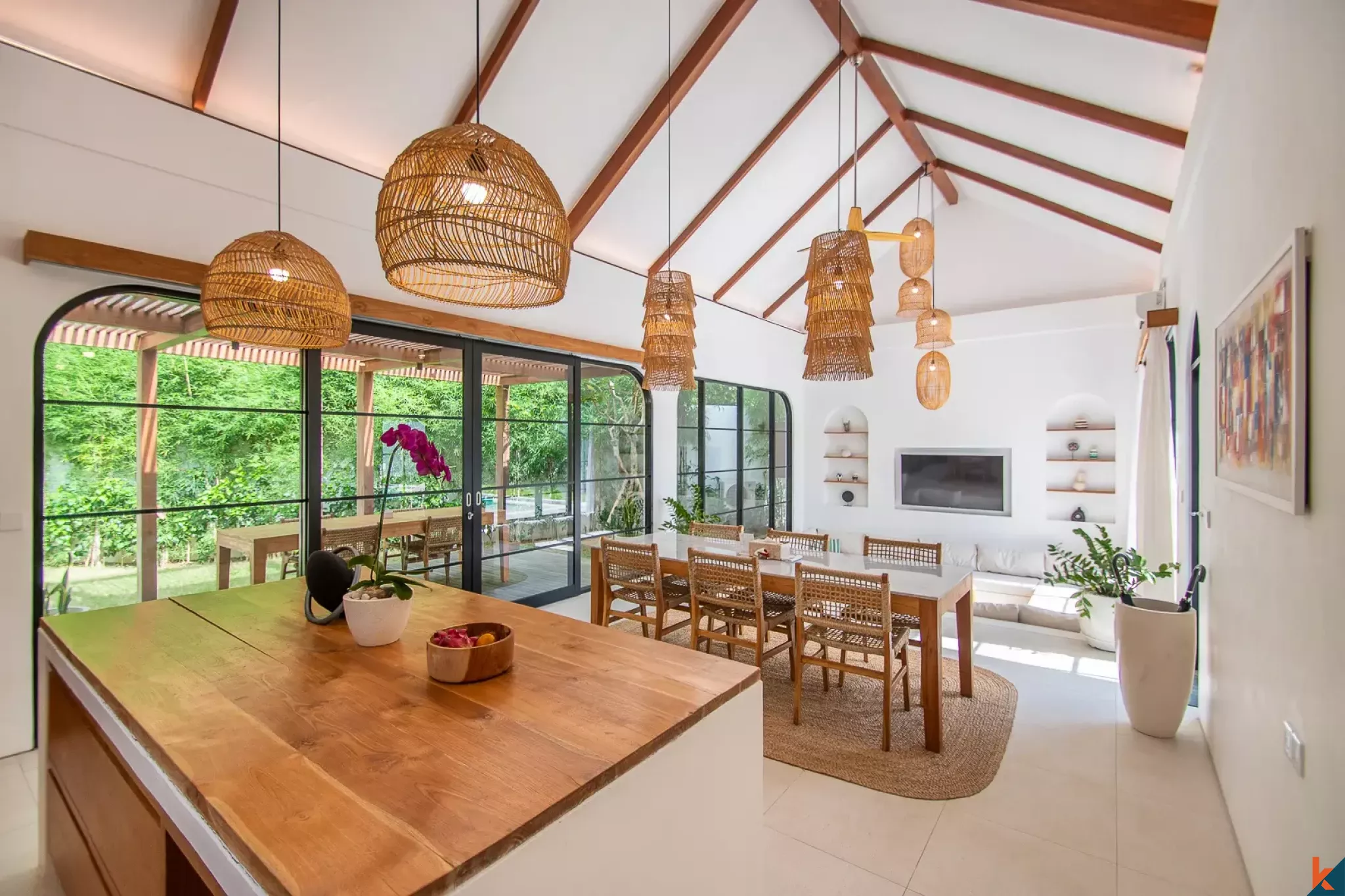 Properti menawan dengan tiga kamar tidur berstatus hak sewa dijual di Uluwatu