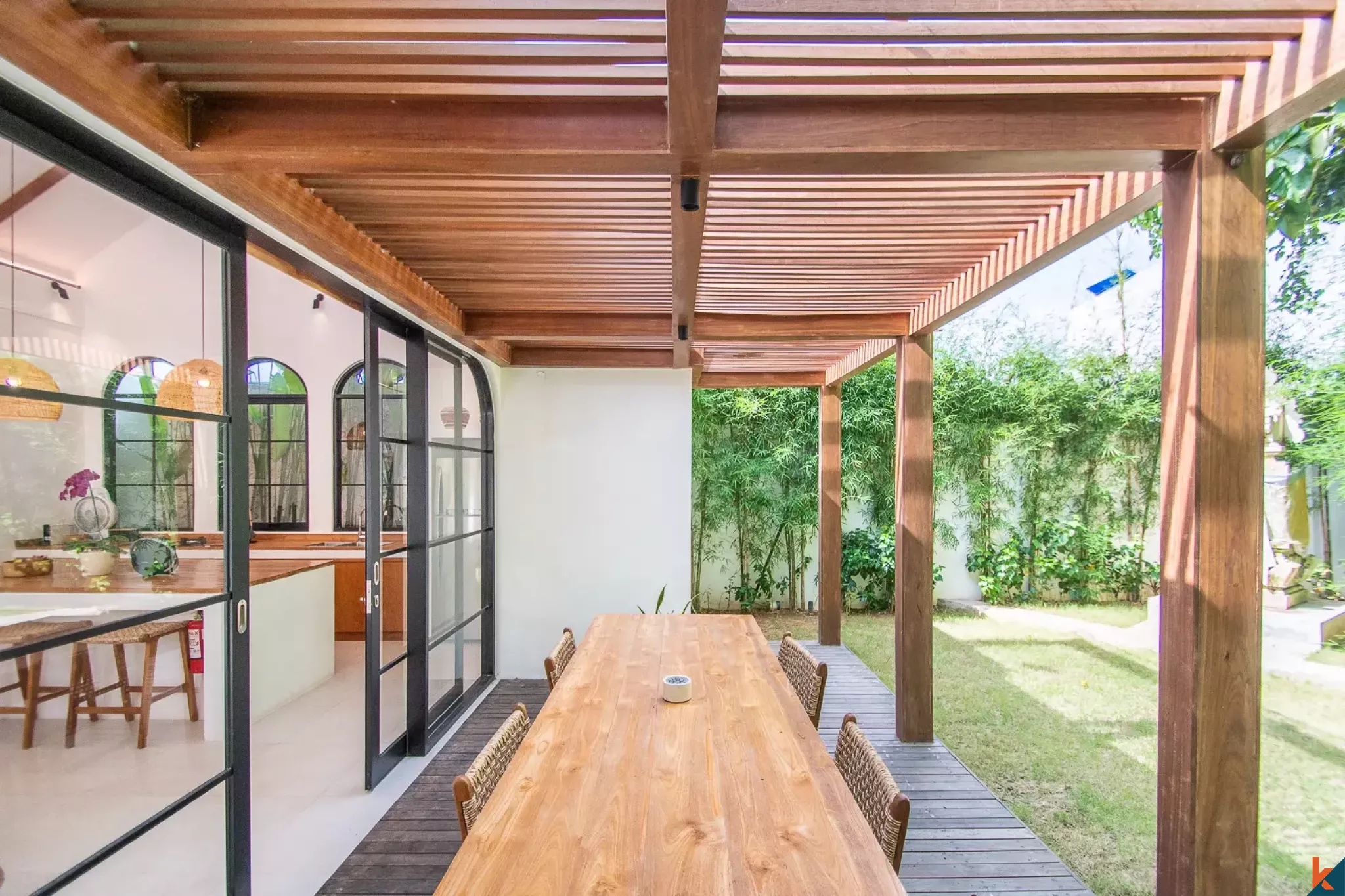 Properti menawan dengan tiga kamar tidur berstatus hak sewa dijual di Uluwatu