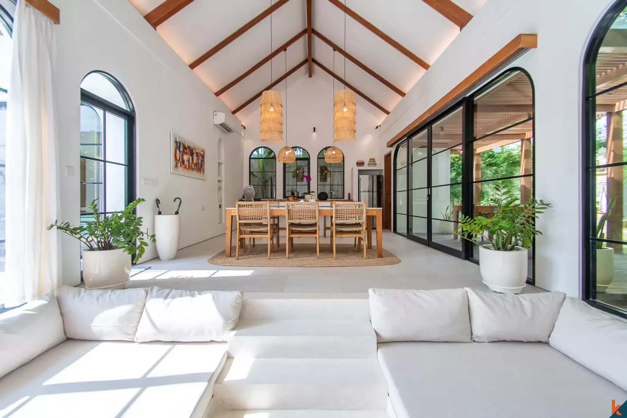 Properti menawan dengan tiga kamar tidur berstatus hak sewa dijual di Uluwatu