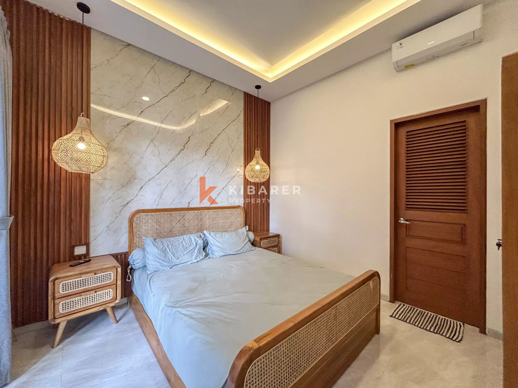 Villa Tropis Menawan dengan Dua Kamar Tidur, Ruang Tamu Terbuka, dan Kolam Renang Pribadi di Ungasan