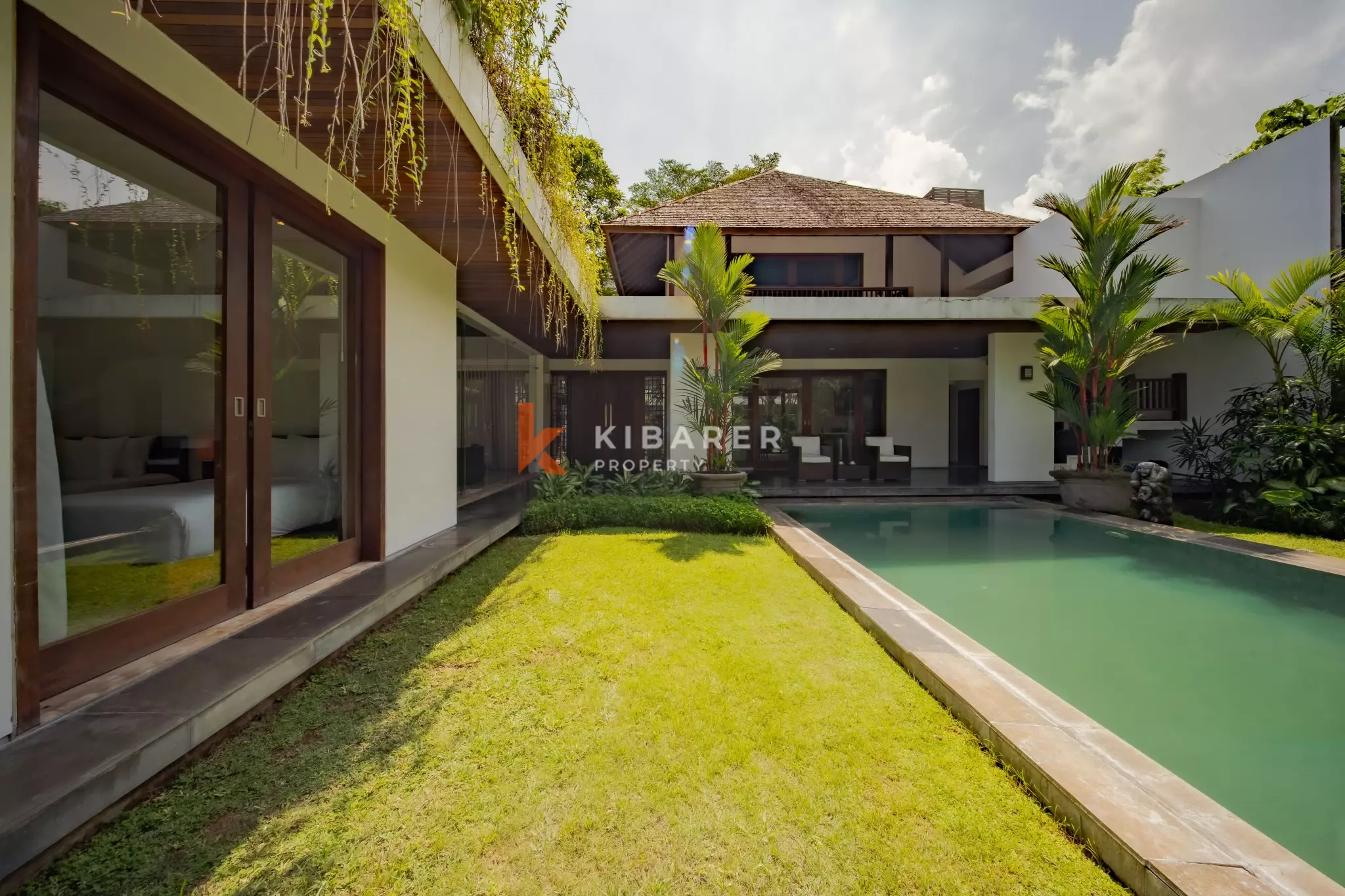Vila Tropis Elegan Tiga Kamar Tidur Dengan Halaman Dalam Dan Kolam Renang Pribadi Di Berawa