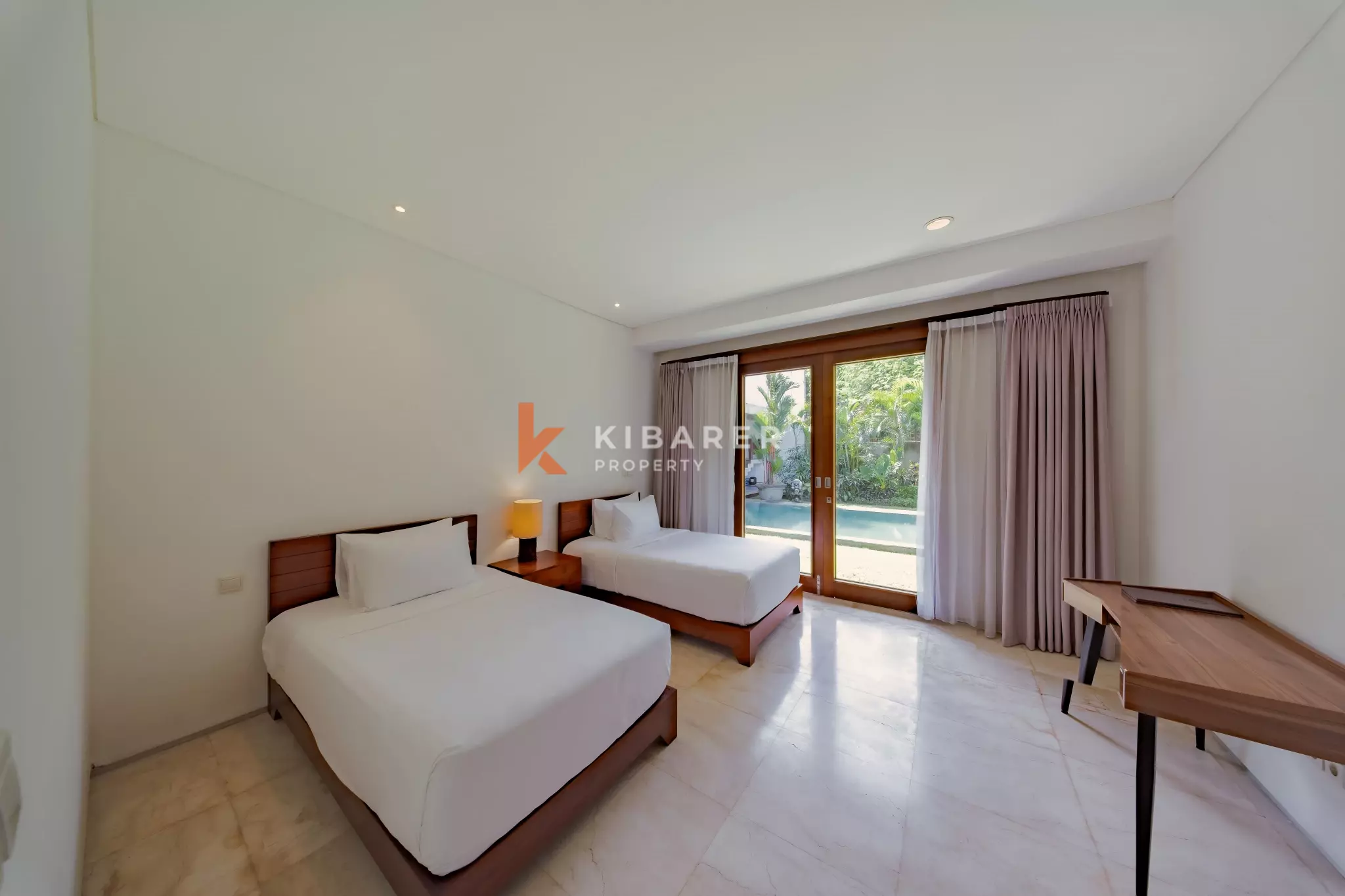 Vila Tropis Elegan Tiga Kamar Tidur Dengan Halaman Dalam Dan Kolam Renang Pribadi Di Berawa