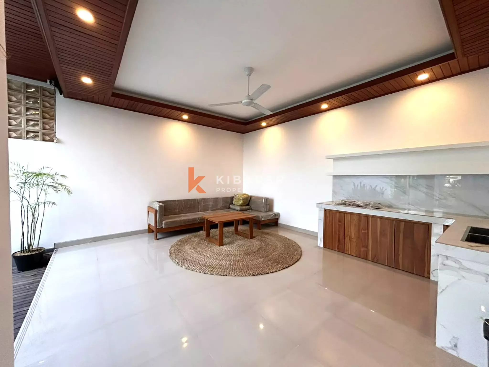 Villa Minimalis Modern Dua Kamar Tidur dengan Ruang Tamu Terbuka dan Kolam Renang Pribadi di Cemagi