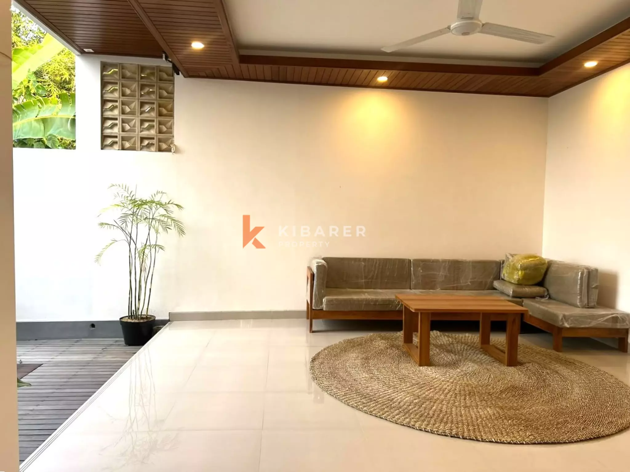 Villa Minimalis Modern Dua Kamar Tidur dengan Ruang Tamu Terbuka dan Kolam Renang Pribadi di Cemagi