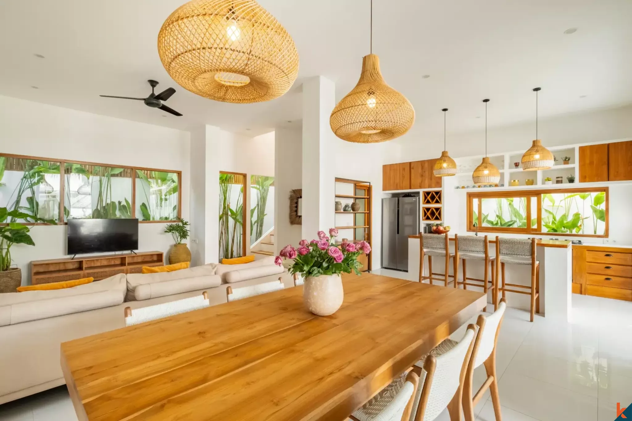 Beautiful Mediterranean Four Bedroom Leasehold Villa in North-East of Canggu