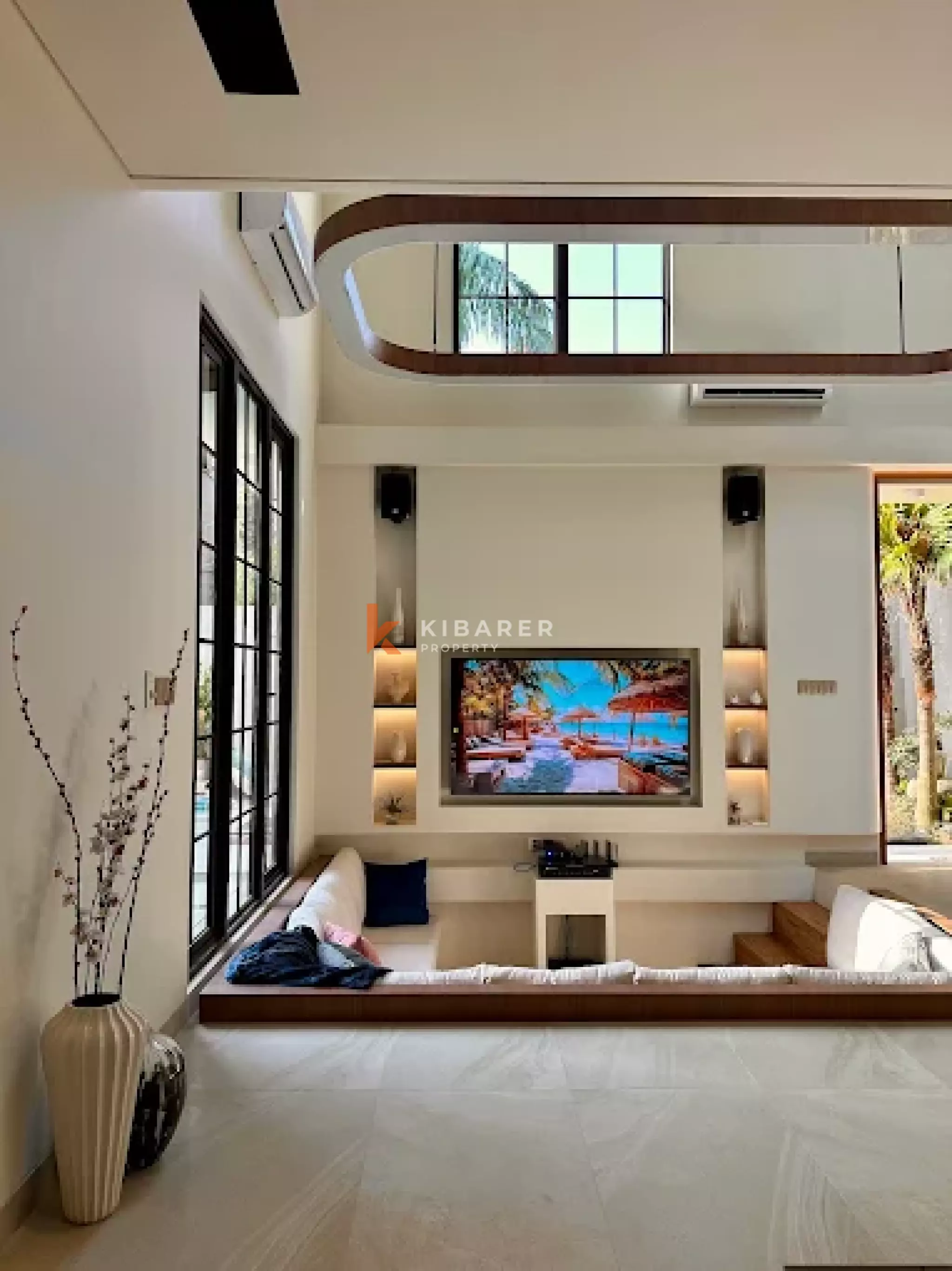 Stylish Three-Bedroom Modern Villa in Canggu