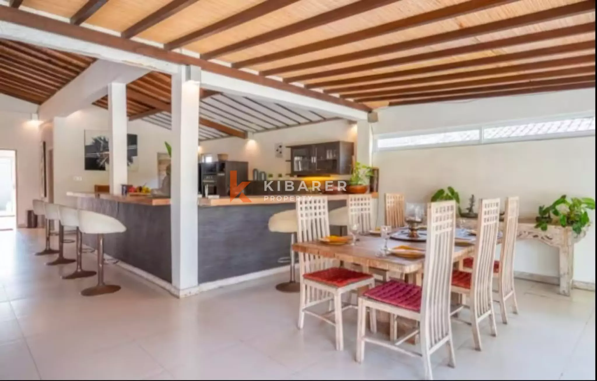 Charming Three-Bedroom Villa Walking Distance to Nyanyi Beach