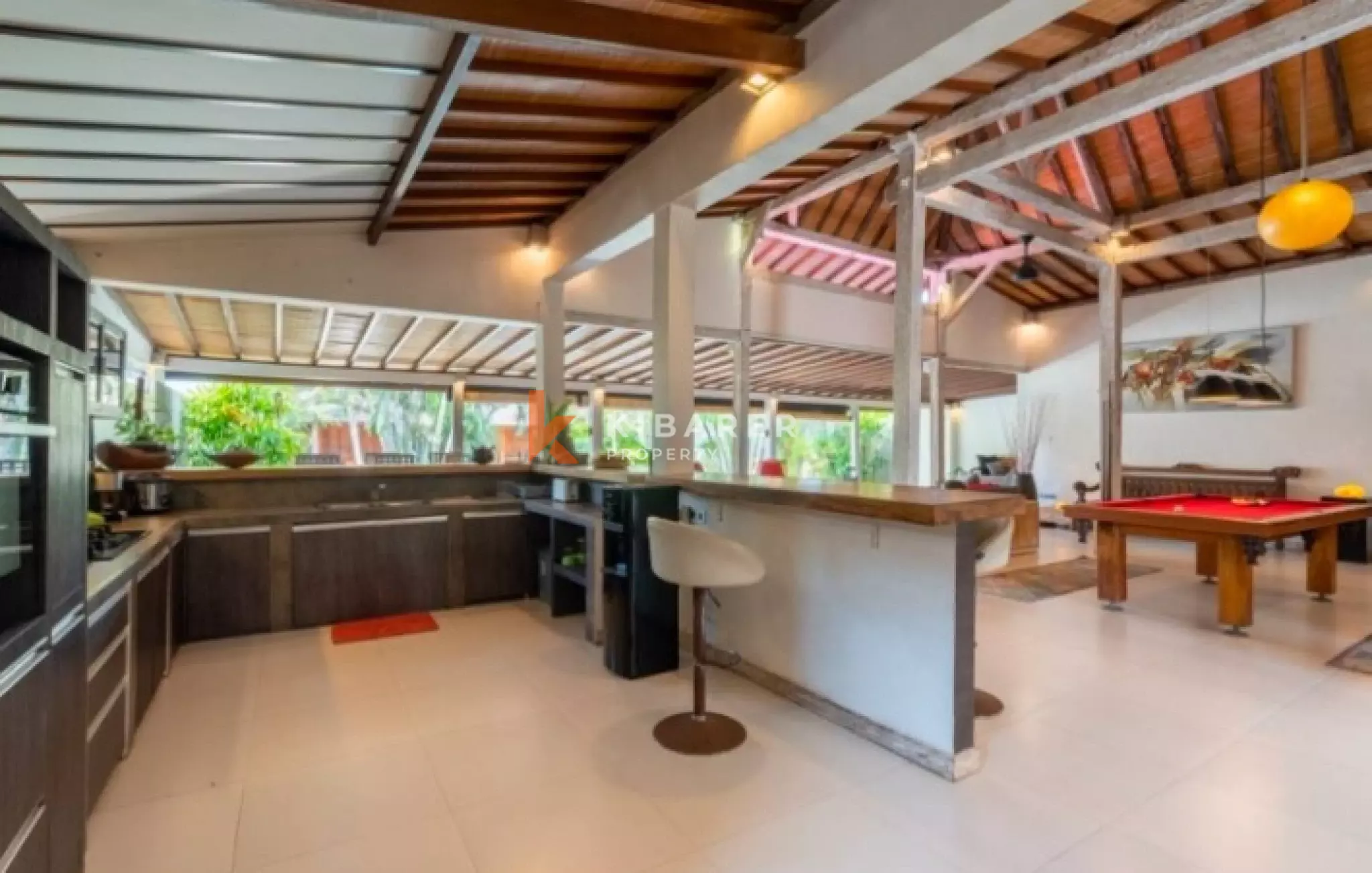 Charming Three-Bedroom Villa Walking Distance to Nyanyi Beach