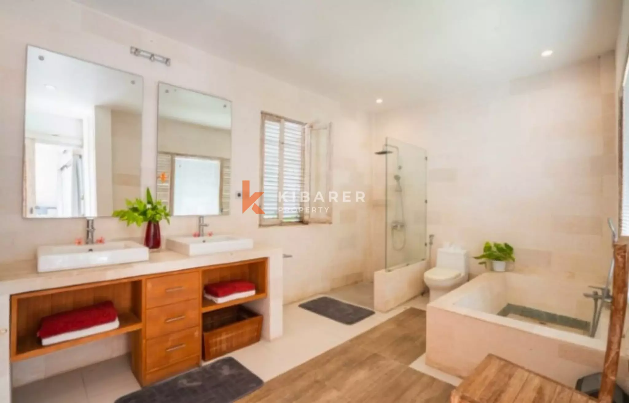 Charming Three-Bedroom Villa Walking Distance to Nyanyi Beach