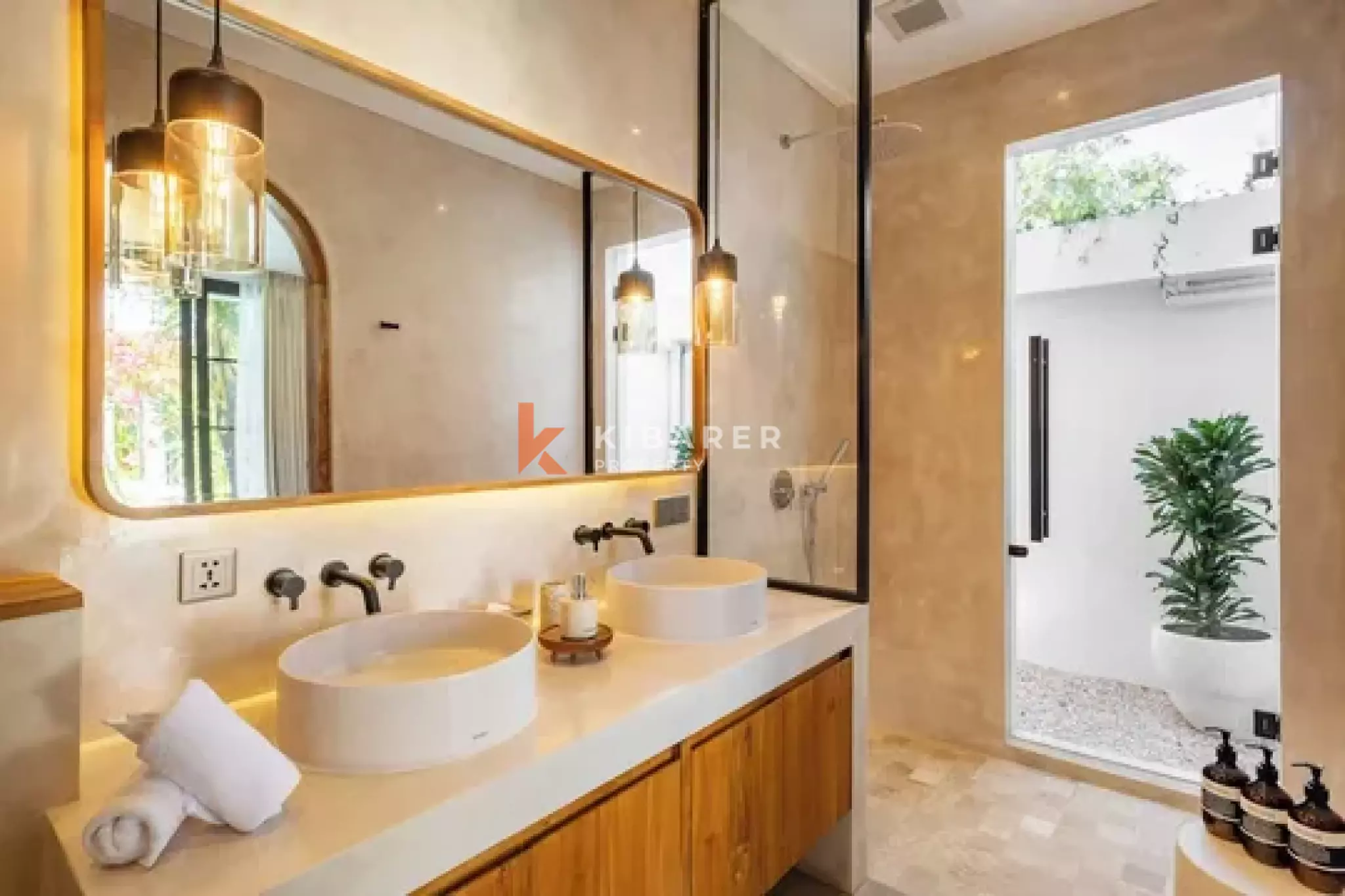 Sophisticated Three Bedroom Coastal Living in the Heart of Pecatu